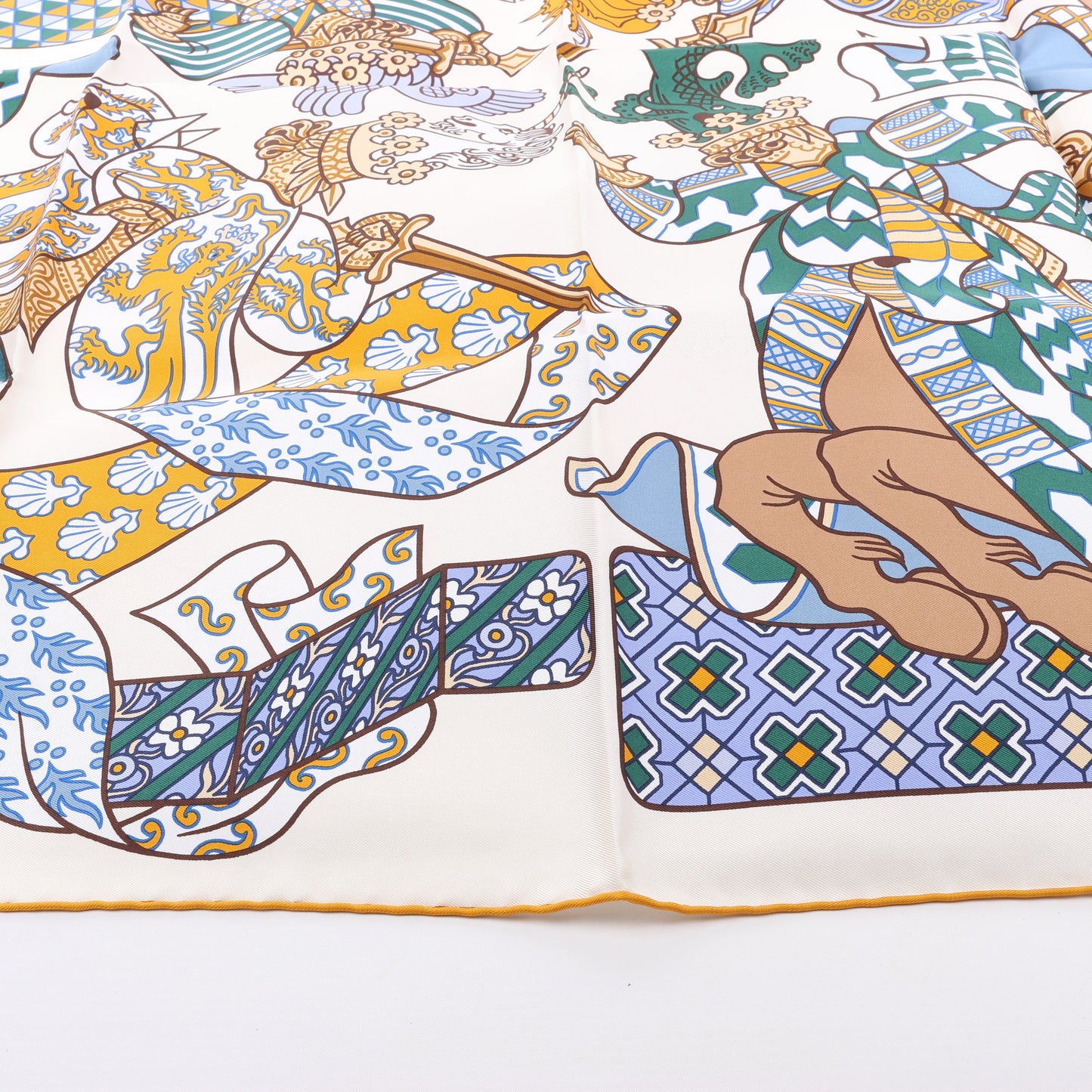 Hermès Carré 90 "DUELS ONIRIQUES" Silk handkerchief in Multicolor