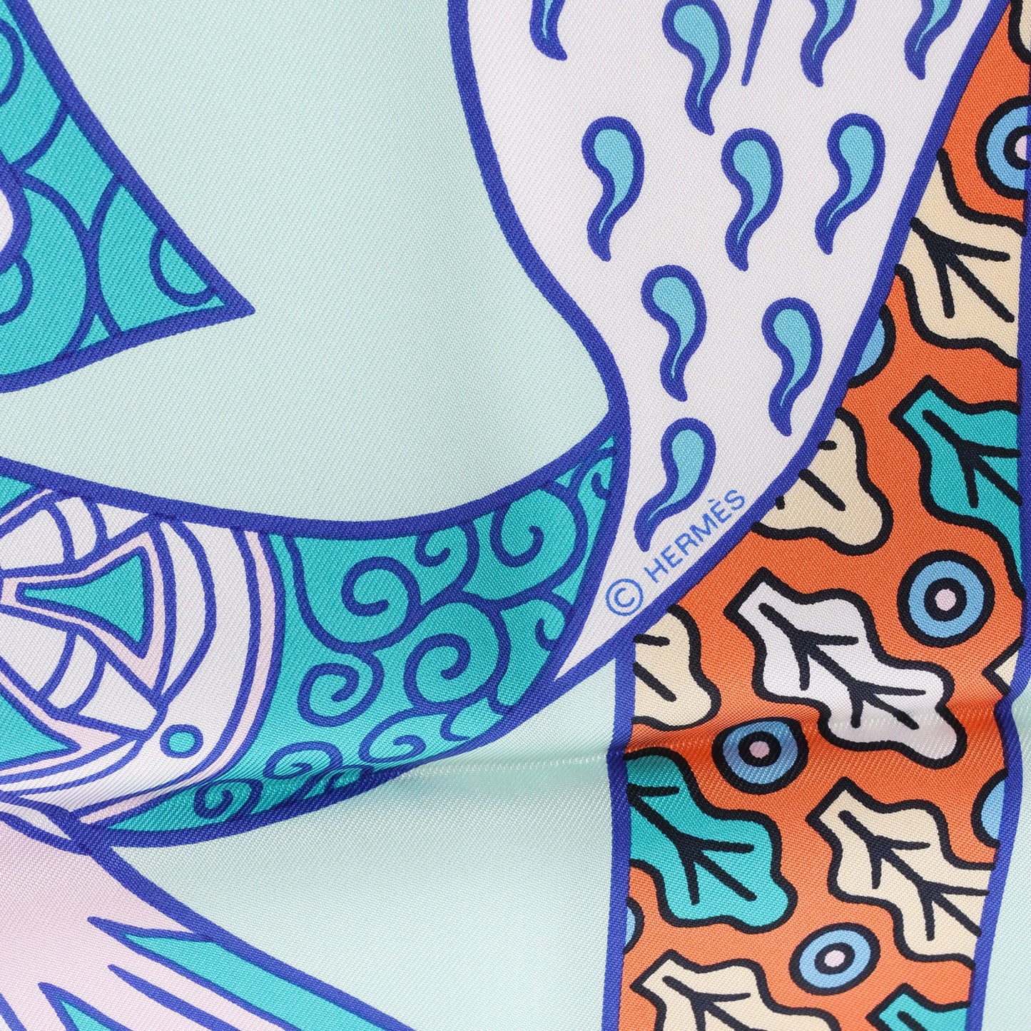 Hermès Carré 90 „DUELS ONIRIQUES“ Seidentaschentuch in Blau