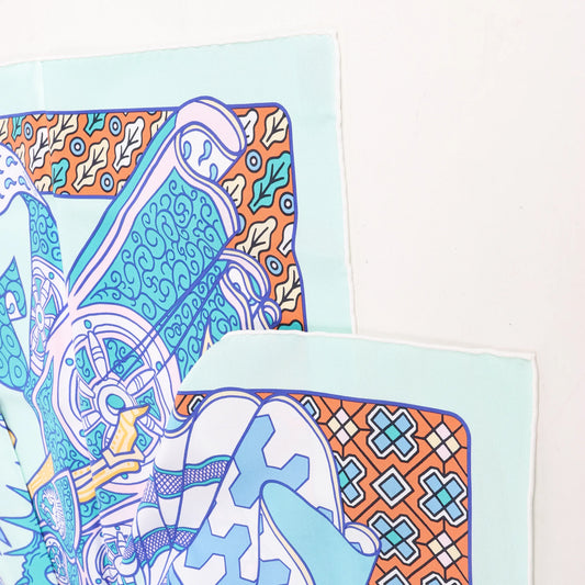 Hermès Carré 90 "DUELS ONIRIQUES" Mouchoir en soie en Bleu