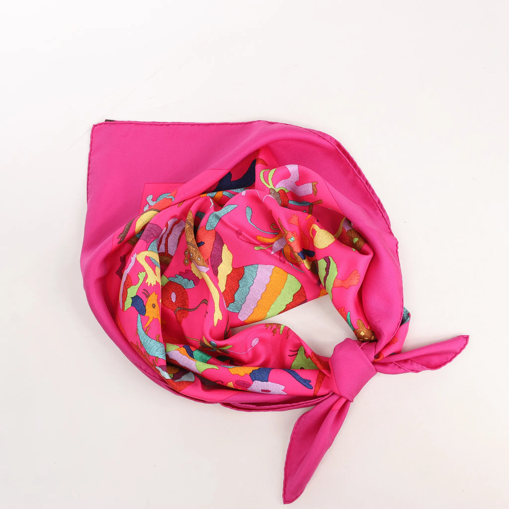 Hermès Carré 90 "Din tini ya Zue An" Silk handkerchief in Pink