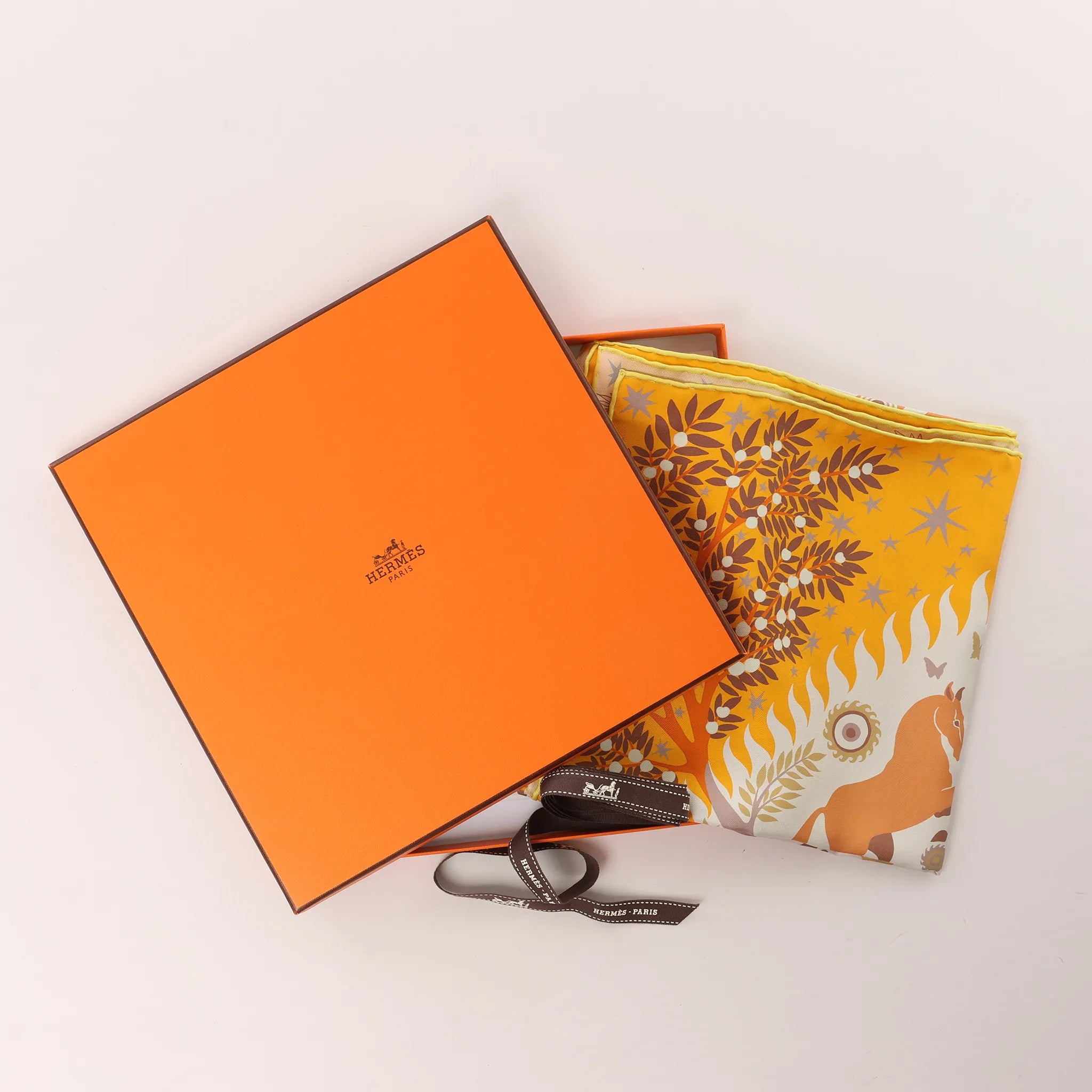 Hermès Carré 90 Double Face "le Charme d'Orphee Lured" Silk handkerchief in Yellow