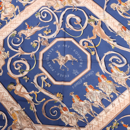 Hermès Carré 90 „ECOLE PORTUGAISE D'ART EQUESTRE“ Seidentaschentuch in Marineblau