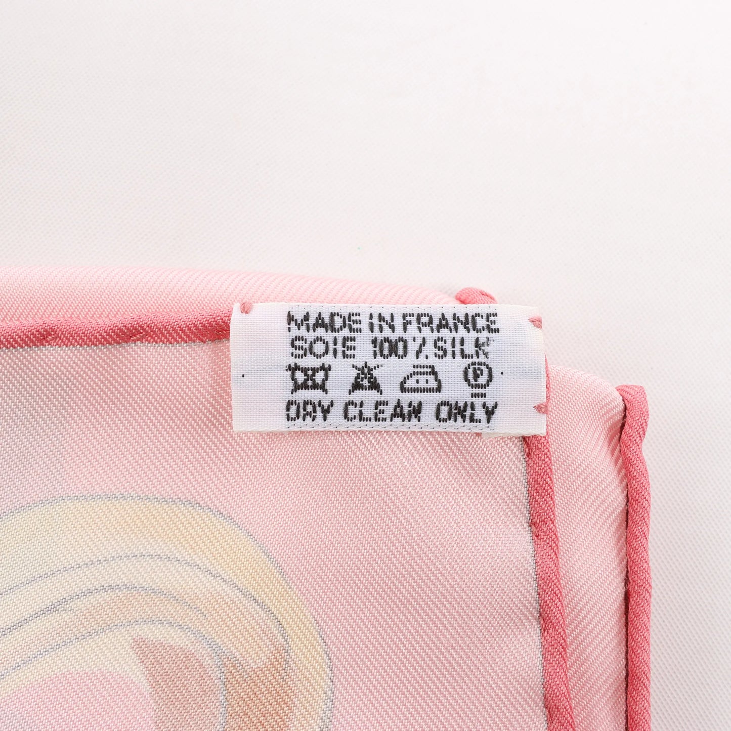 Hermès Carré 90 "ECOLE PORTUGAISE D'ART EQUESTRE" Silk handkerchief in Pink