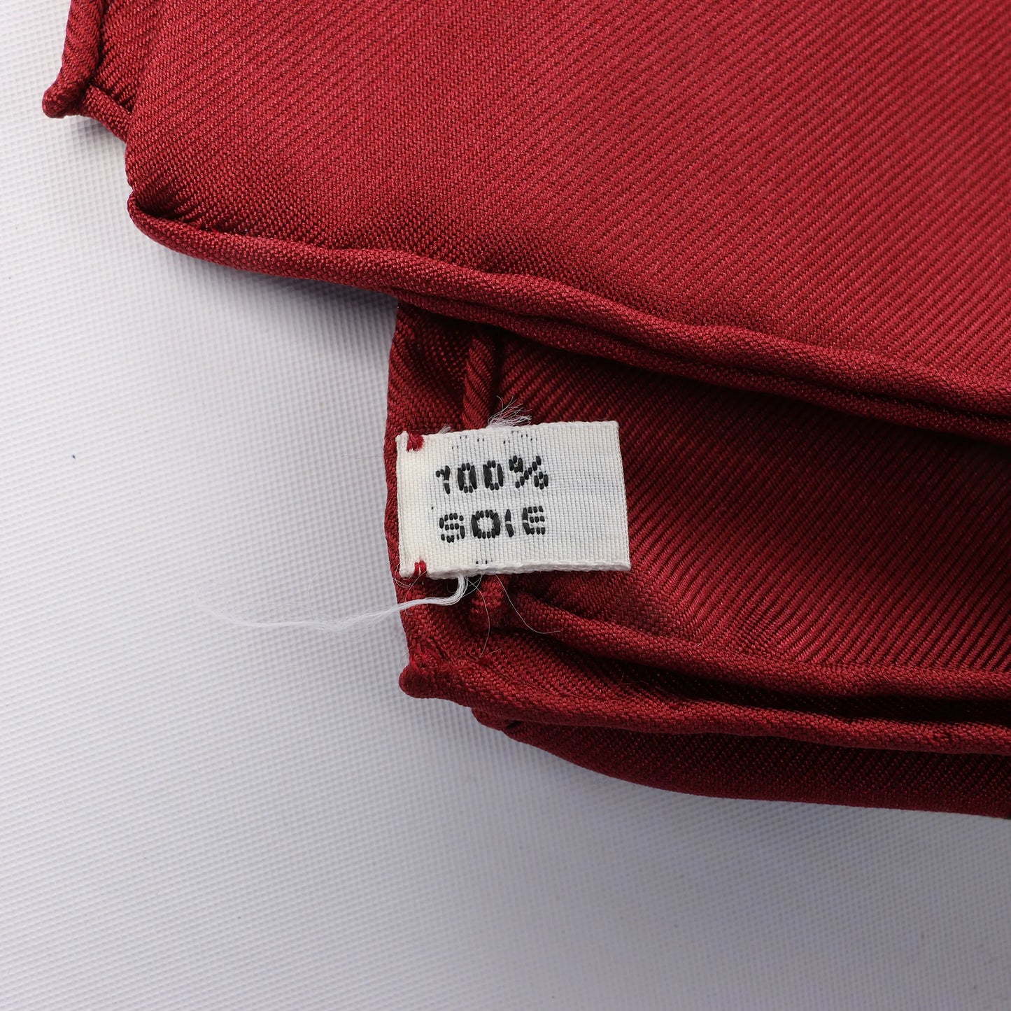 Hermès Carré 90 "ETRIERS" Silk handkerchief in Red