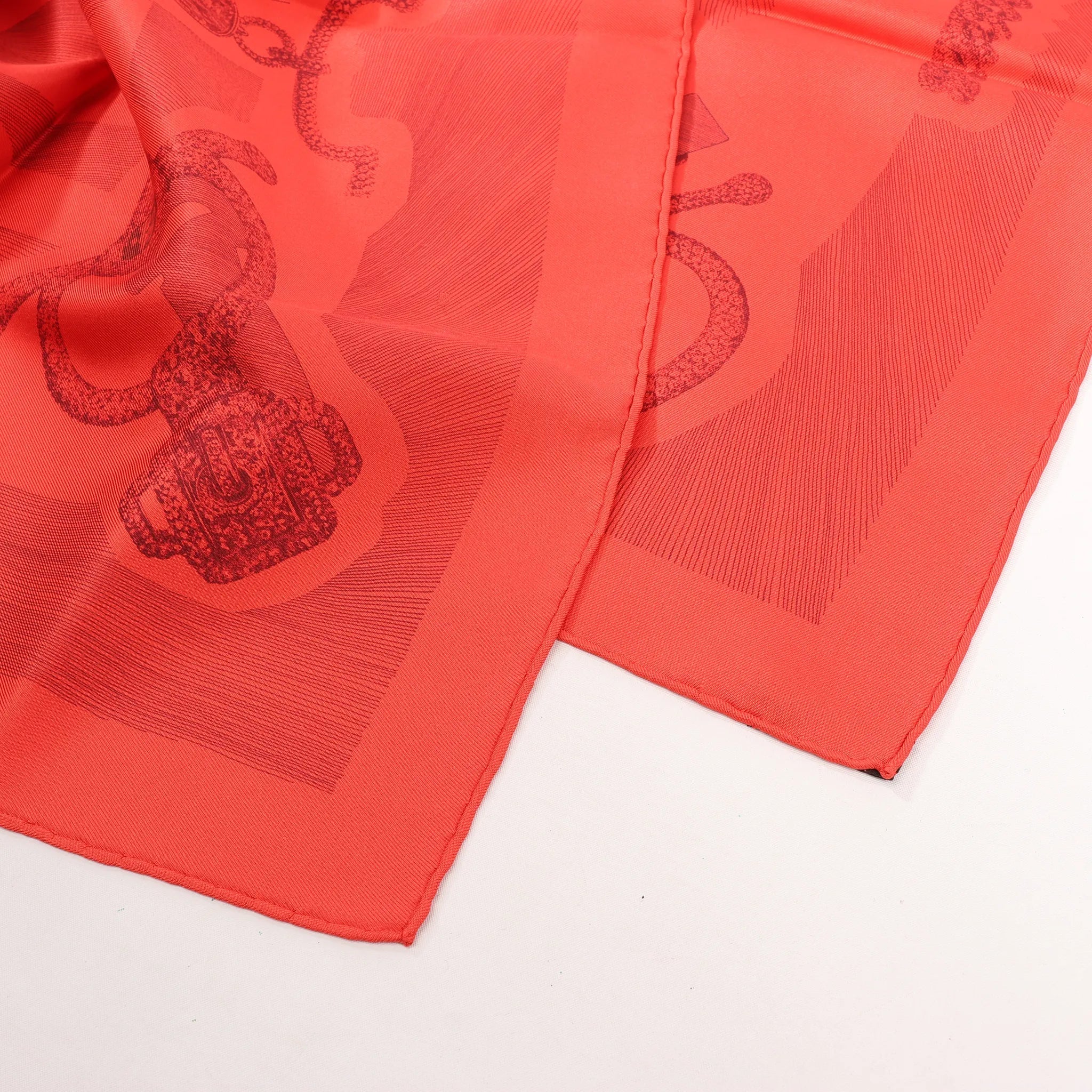 Hermès Carré 90 "ETVDE POVR VNE PARVRE DE GALA" Silk handkerchief in Red