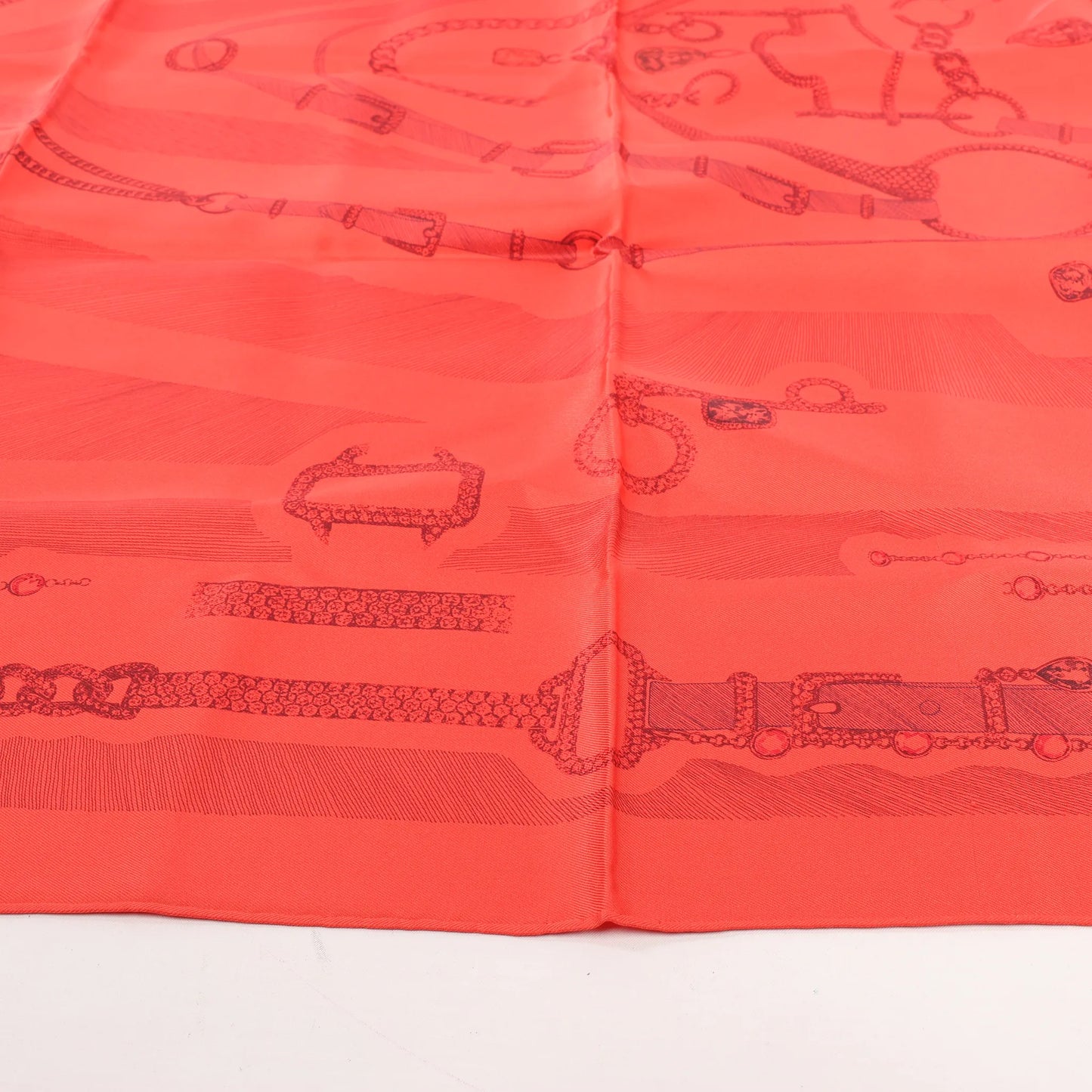 Hermès Carré 90 "ETVDE POVR VNE PARVRE DE GALA" Silk handkerchief in Red