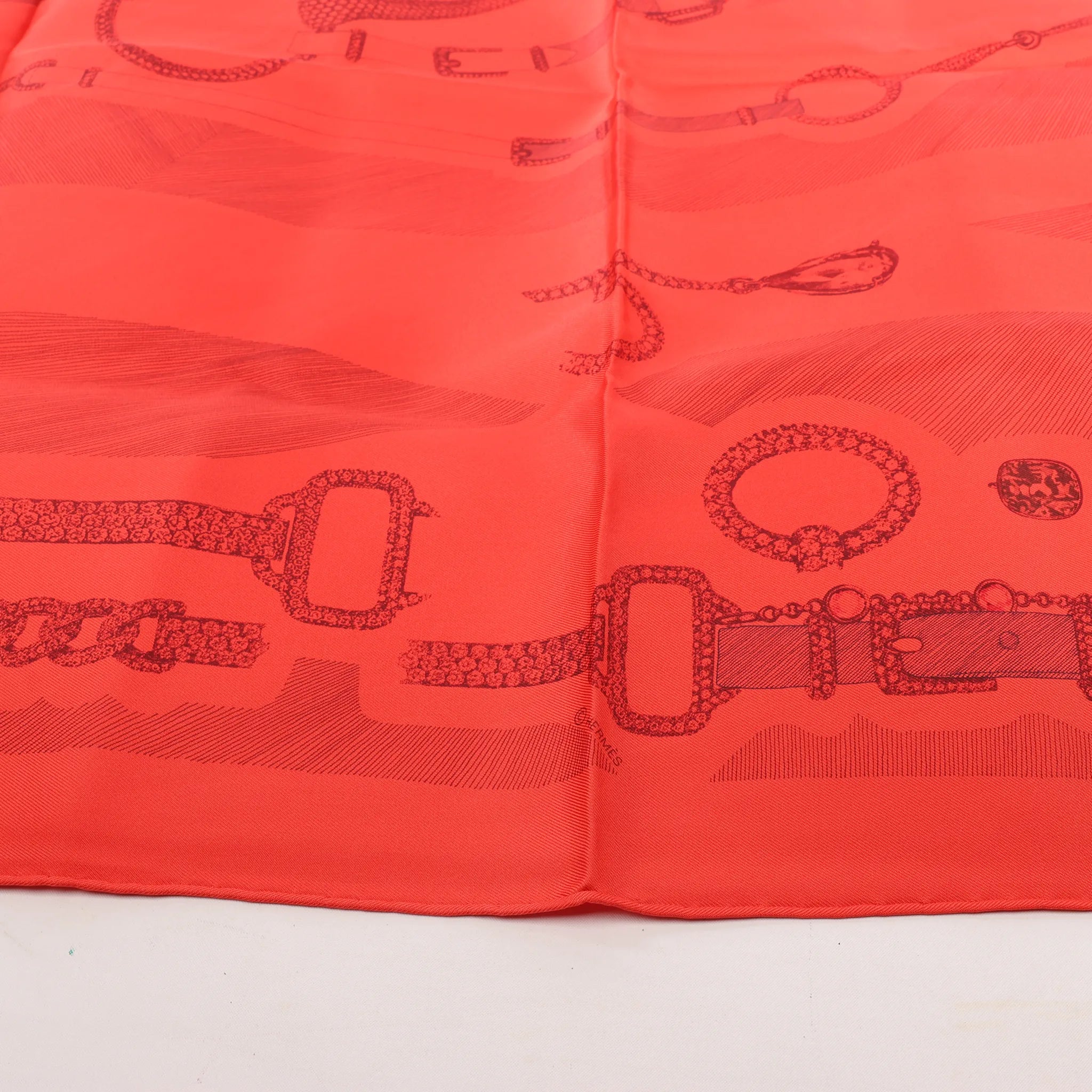 Hermès Carré 90 "ETVDE POVR VNE PARVRE DE GALA" Silk handkerchief in Red