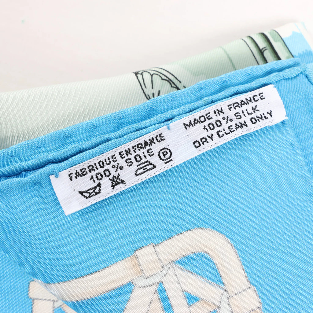 Hermès Carré 90 "FEUX DE ROUTE" Silk handkerchief in Blue