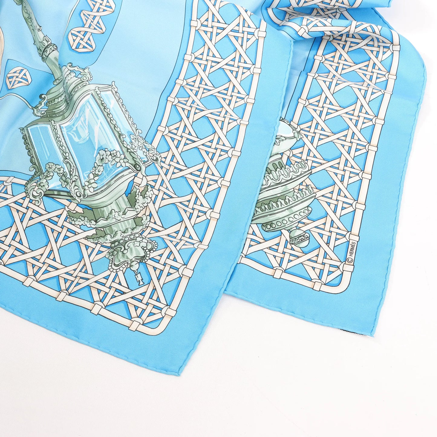 Hermès Carré 90 "FEUX DE ROUTE" Silk handkerchief in Blue