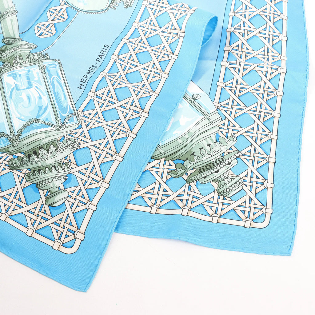 Hermès Carré 90 "FEUX DE ROUTE" Silk handkerchief in Blue