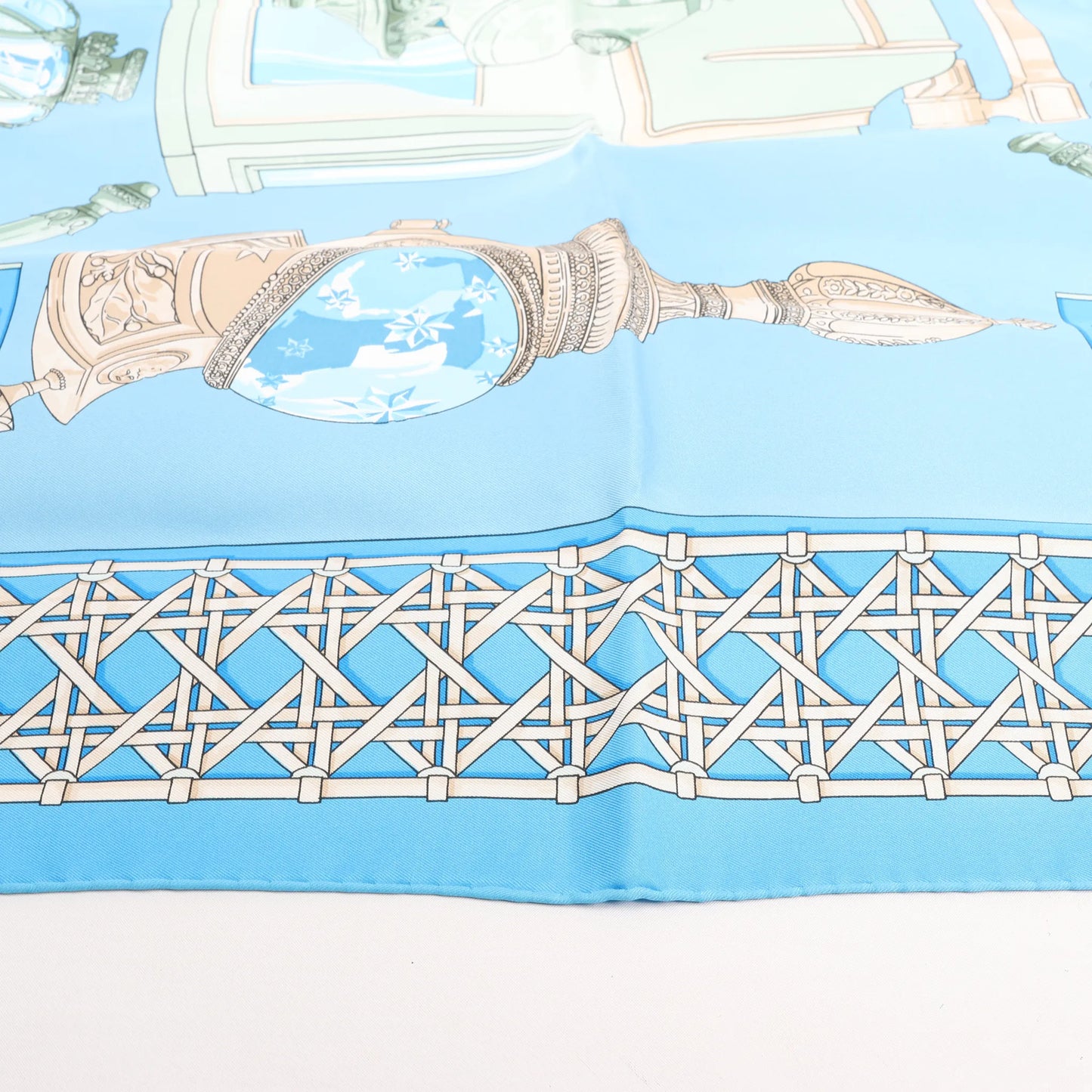 Hermès Carré 90 "FEUX DE ROUTE" Silk handkerchief in Blue