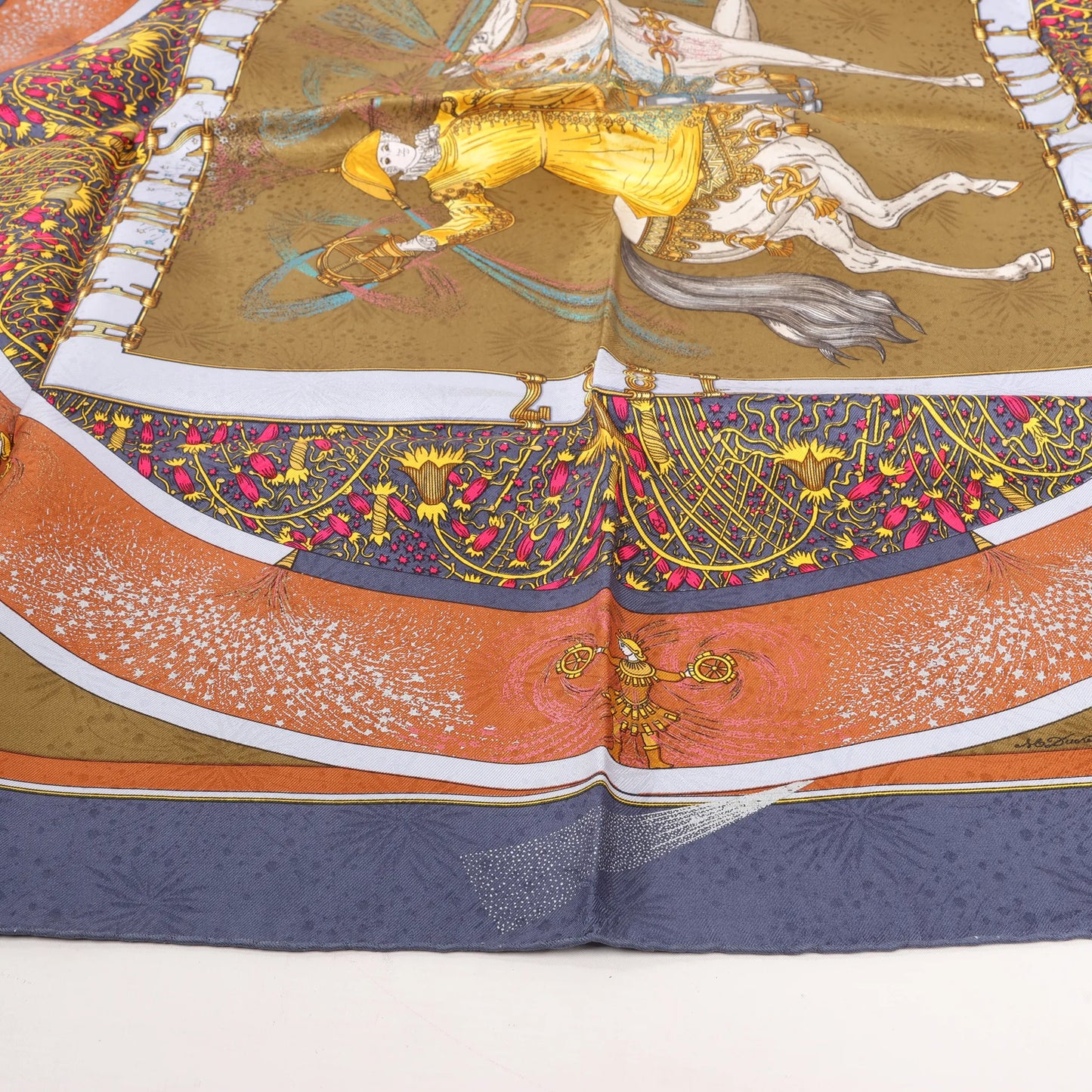 Hermès Carré 90 „FEUX D'ARTIFICE“ Seidentaschentuch in Marineblau x Braun