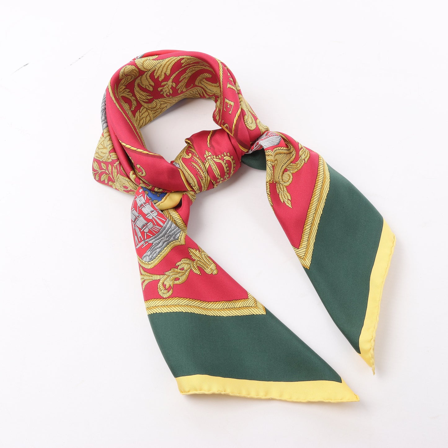 Hermès Carré 90 "FLVCTVAT NEC MERGITVR" 100% Silk Scarf in Green x Red
