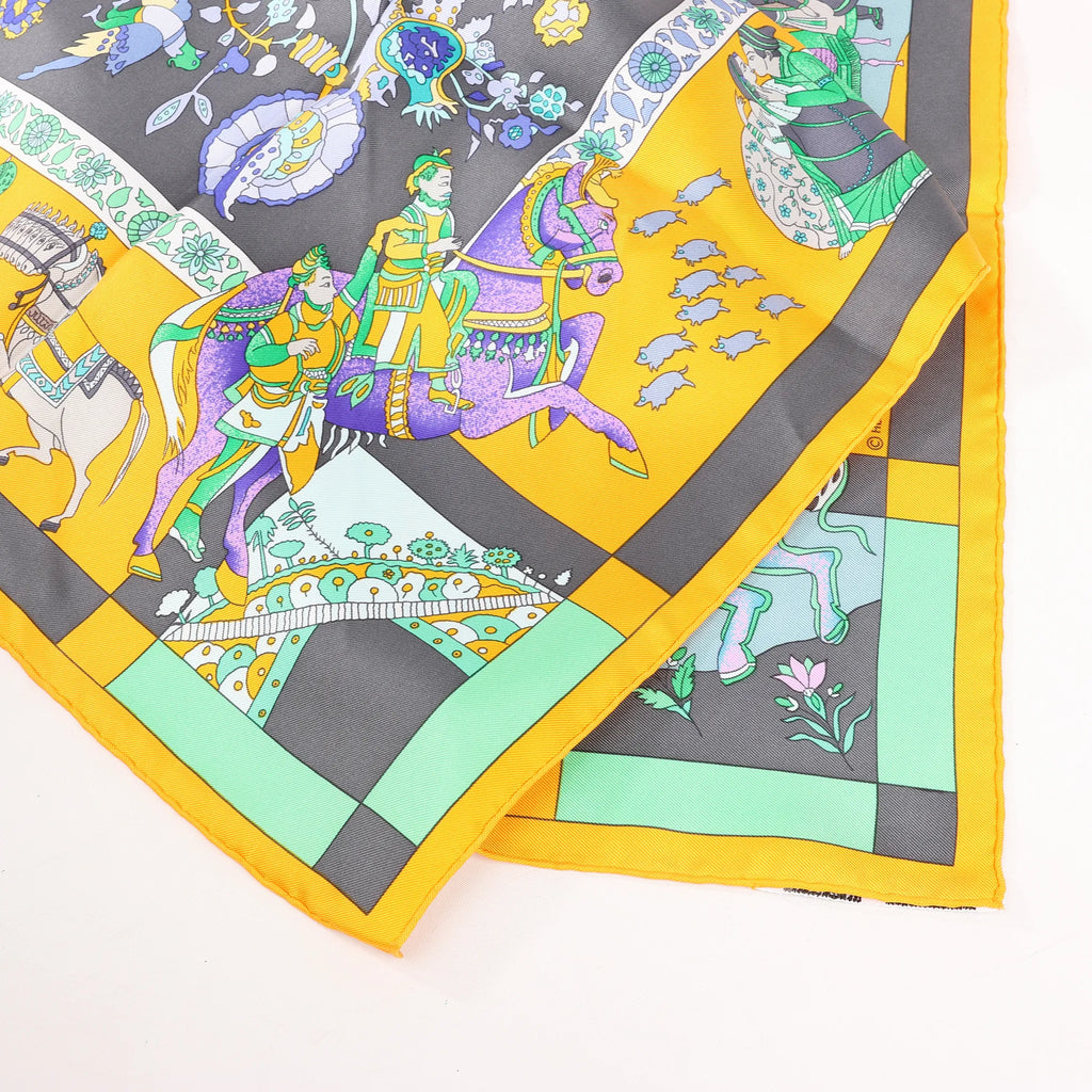 Hermès Carré 90 "Fantaisies Indiennes" Silk handkerchief in Navy Blue x Yellow
