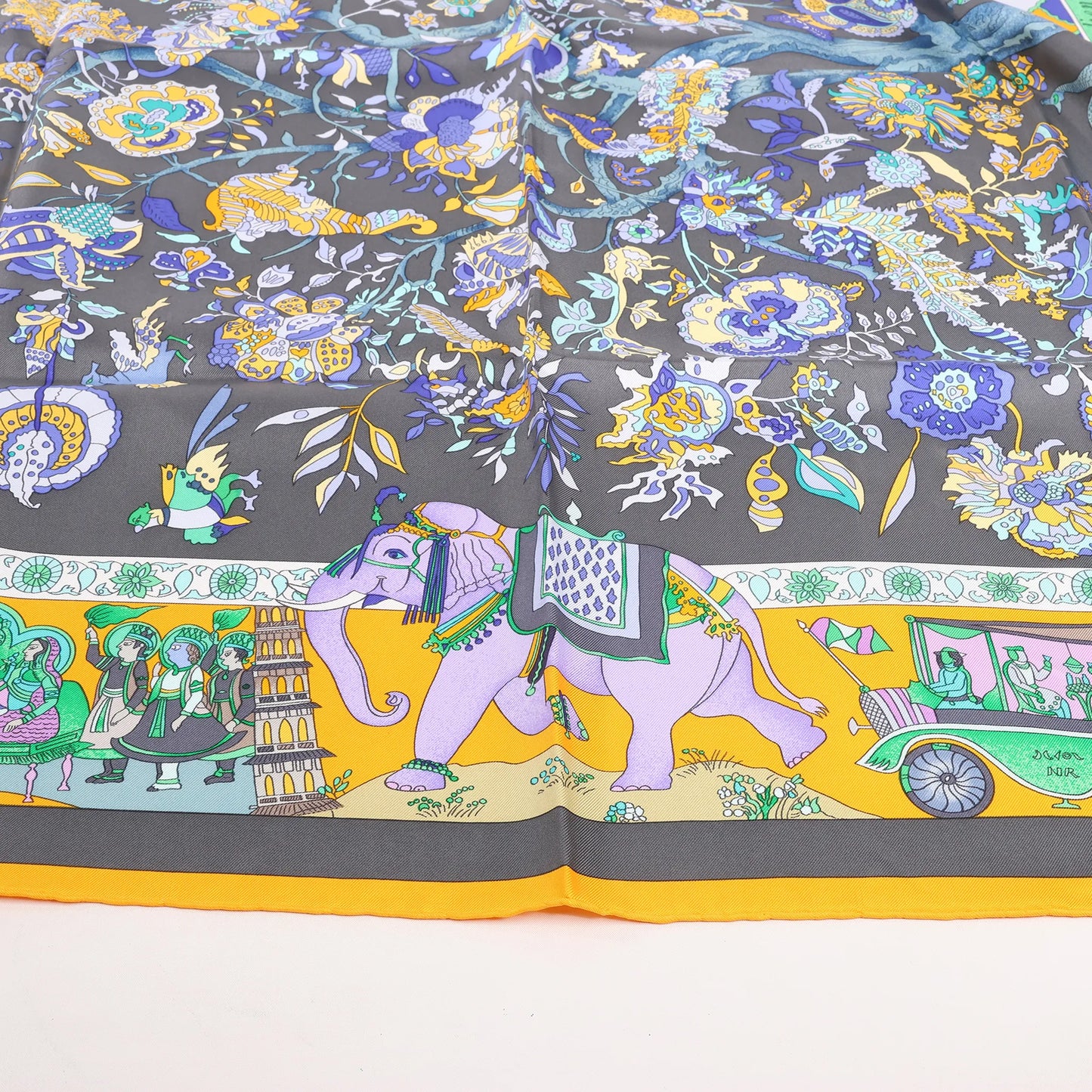 Hermès Carré 90 "Fantaisies Indiennes" Silk handkerchief in Navy Blue x Yellow