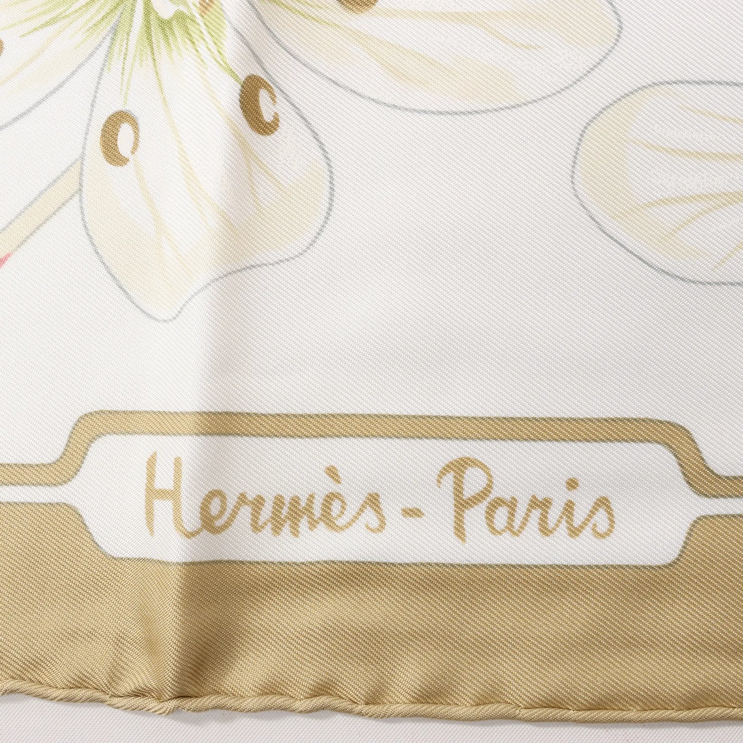 Hermès Carré 90 „Flora Graeca“ Seidentaschentuch in Beige