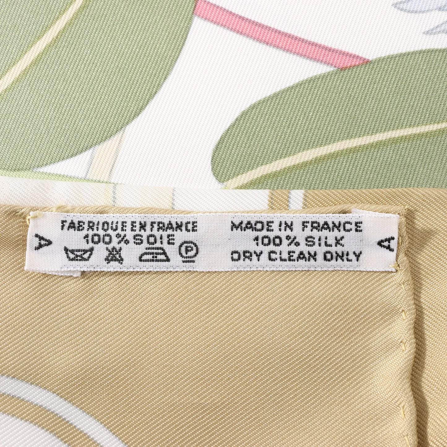 Hermès Carré 90 „Flora Graeca“ Seidentaschentuch in Beige