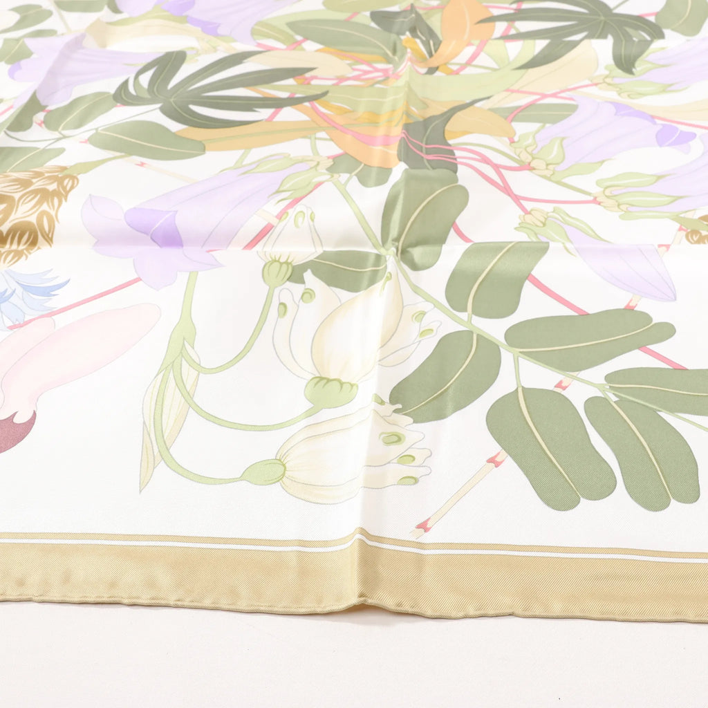 Hermès Carré 90 "Flora Graeca" Silk handkerchief in Beige