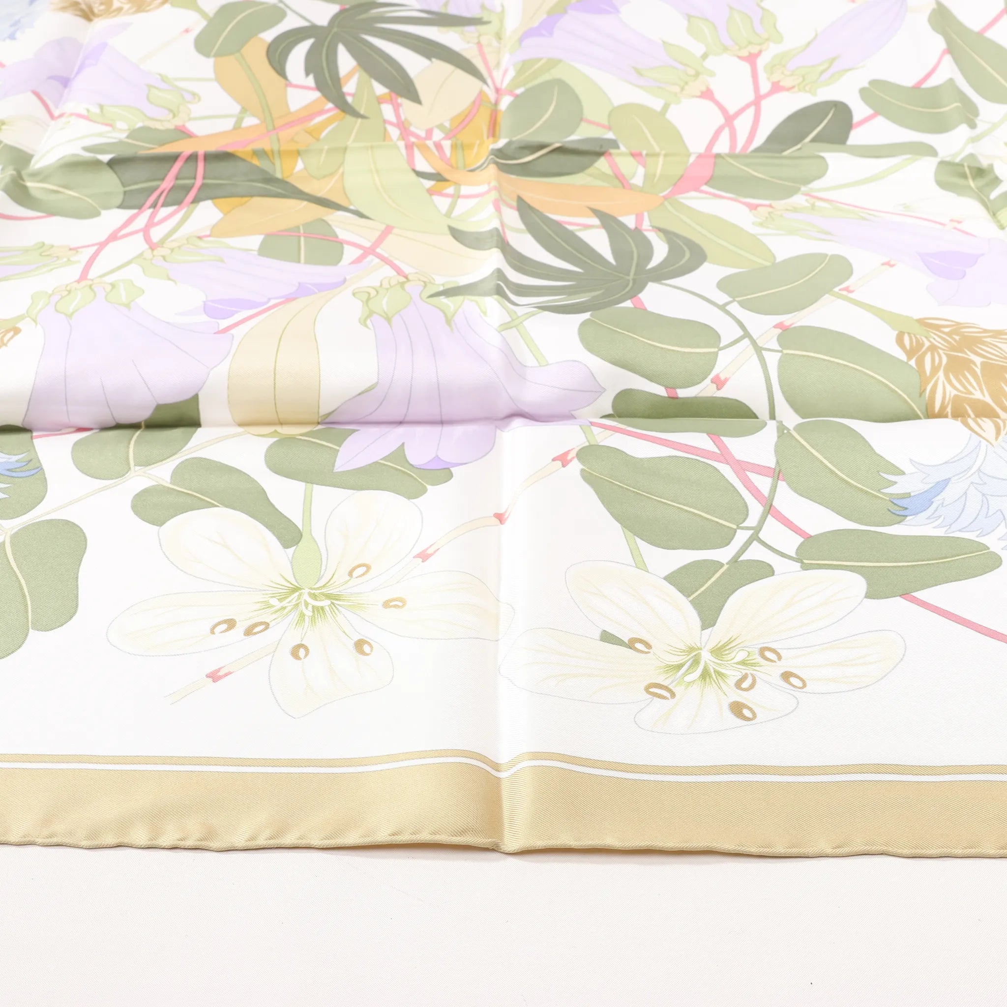 Hermès Carré 90 "Flora Graeca" Silk handkerchief in Beige