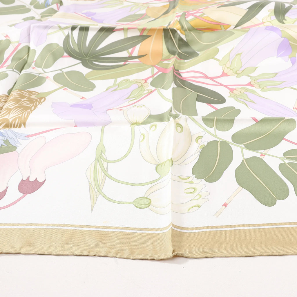 Hermès Carré 90 "Flora Graeca" Silk handkerchief in Beige