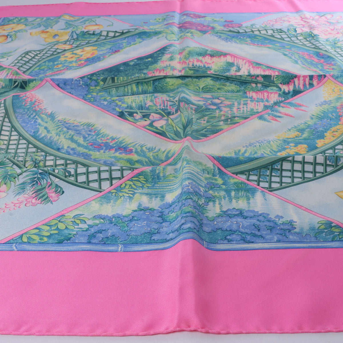 Hermès Carré 90 "GIVERNY" Silk handkerchief in Pink
