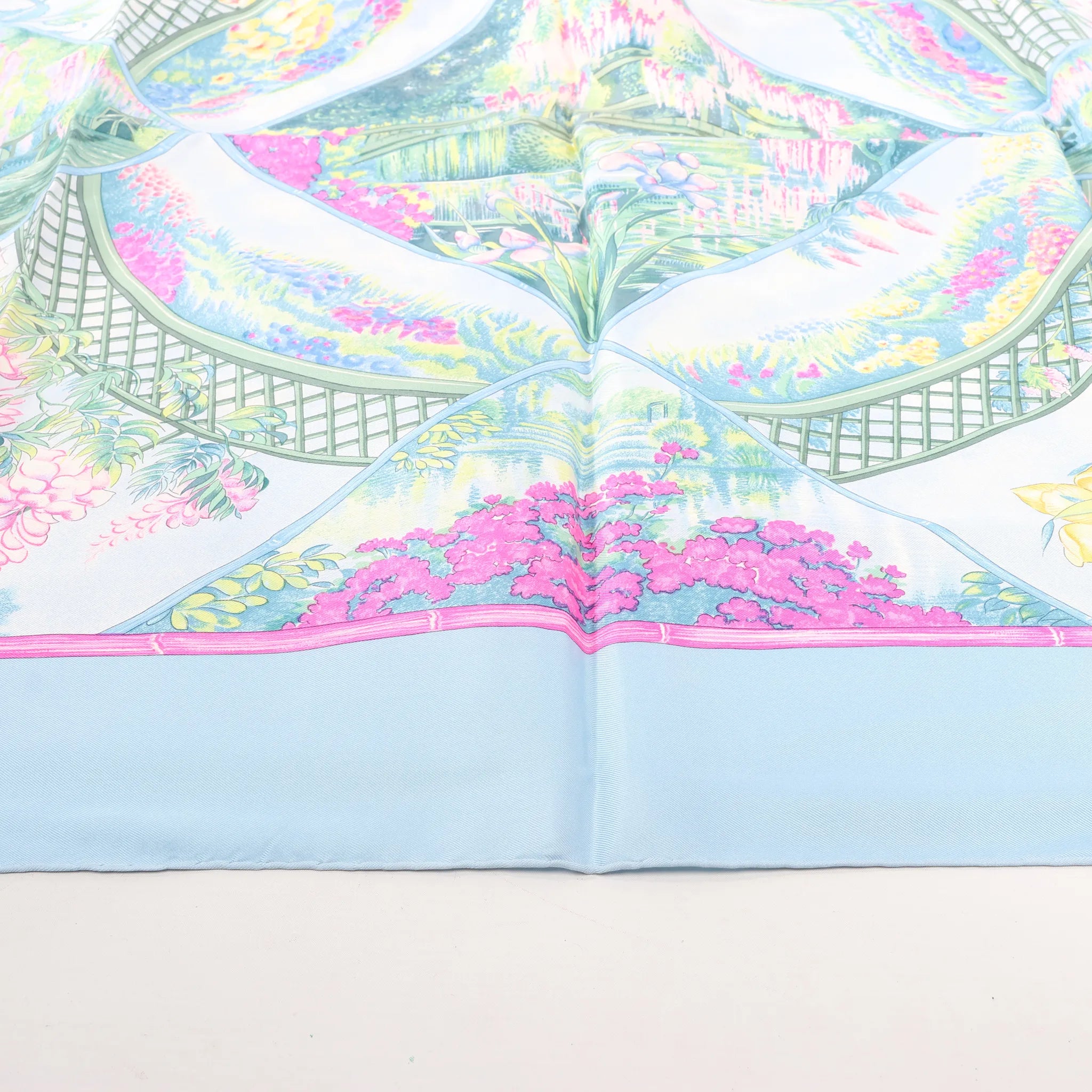 Hermès Carré 90 "GIVERny" Silk handkerchief in Light Blue