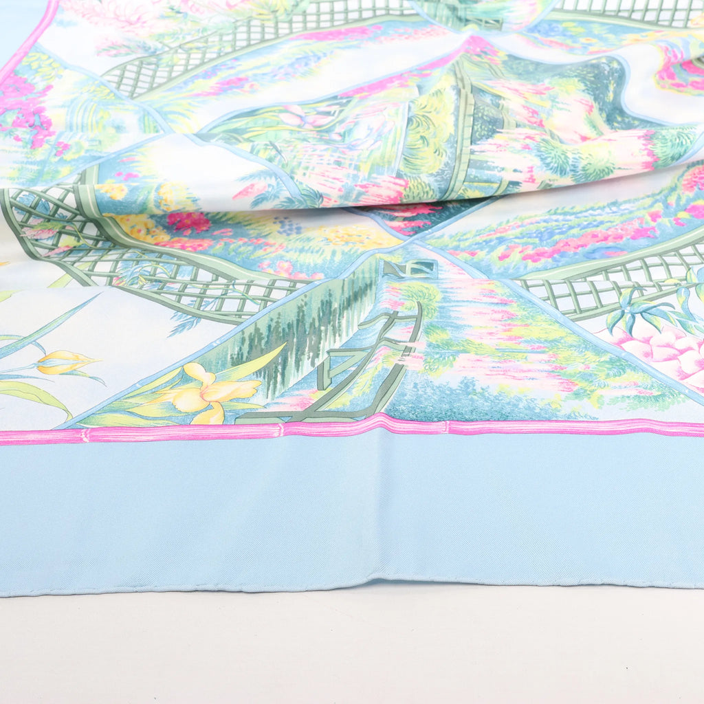 Hermès Carré 90 "GIVERny" Silk handkerchief in Light Blue