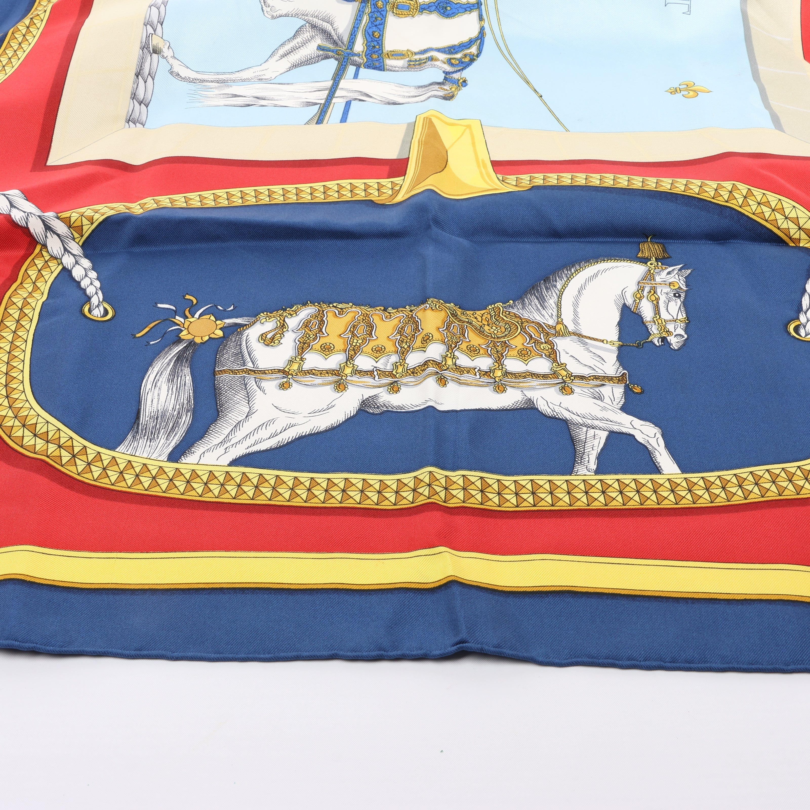 Hermès Carré 90 "GRAND APPARAT" 100% Silk Scarf in Navy x Red