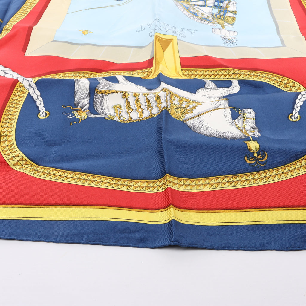 Hermès Carré 90 "GRAND APPARAT" 100% Silk Scarf in Navy x Red