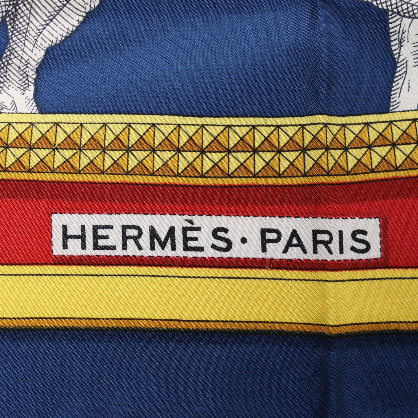Carré Hermès Carré 90 « GRAND APPARAT » 100 % soie, bleu marine x rouge