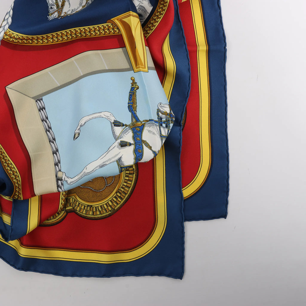 Hermès Carré 90 "GRAND APPARAT" Silk handkerchief in Navy Blue x Red