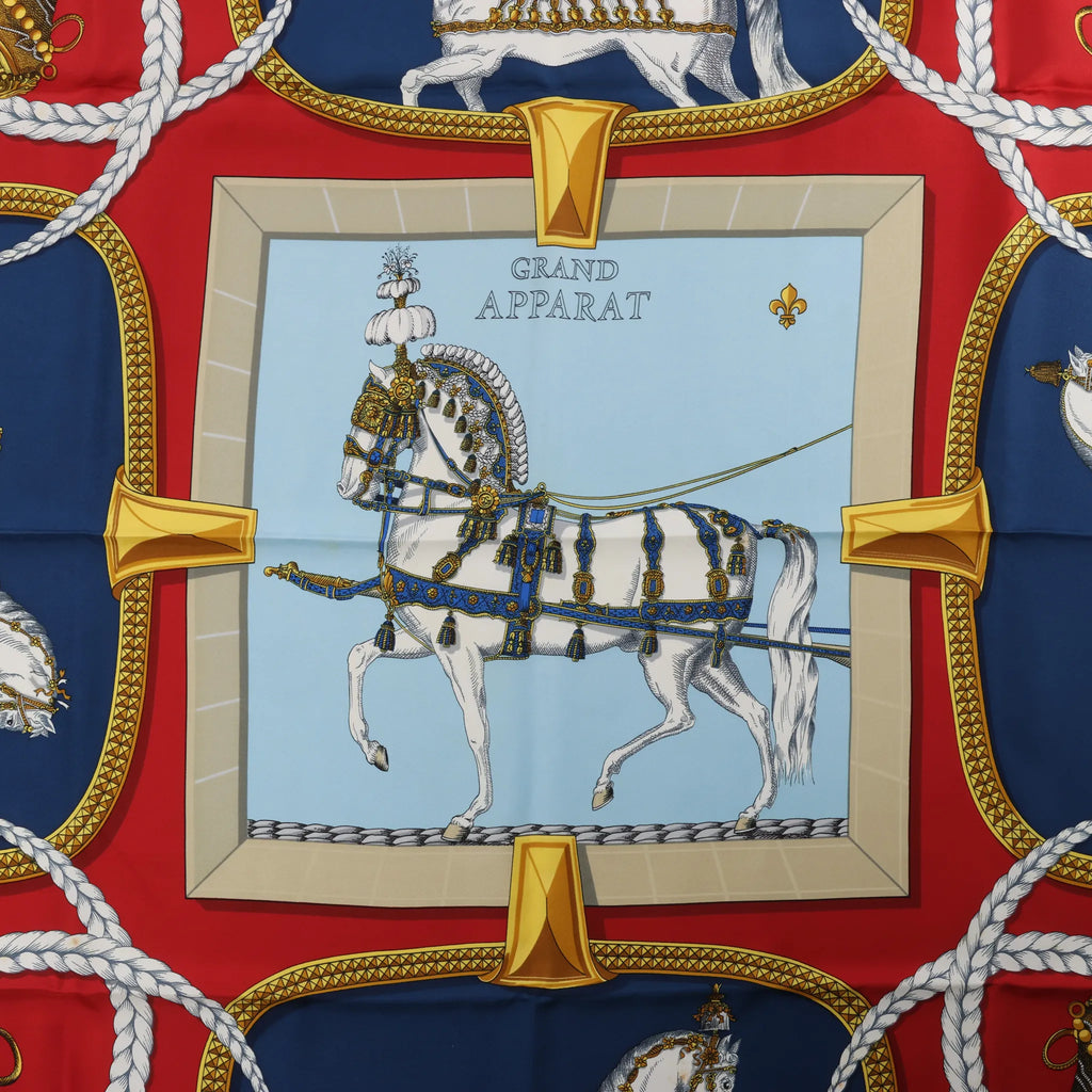 Hermès Carré 90 "GRAND APPARAT" Silk handkerchief in Navy Blue x Red
