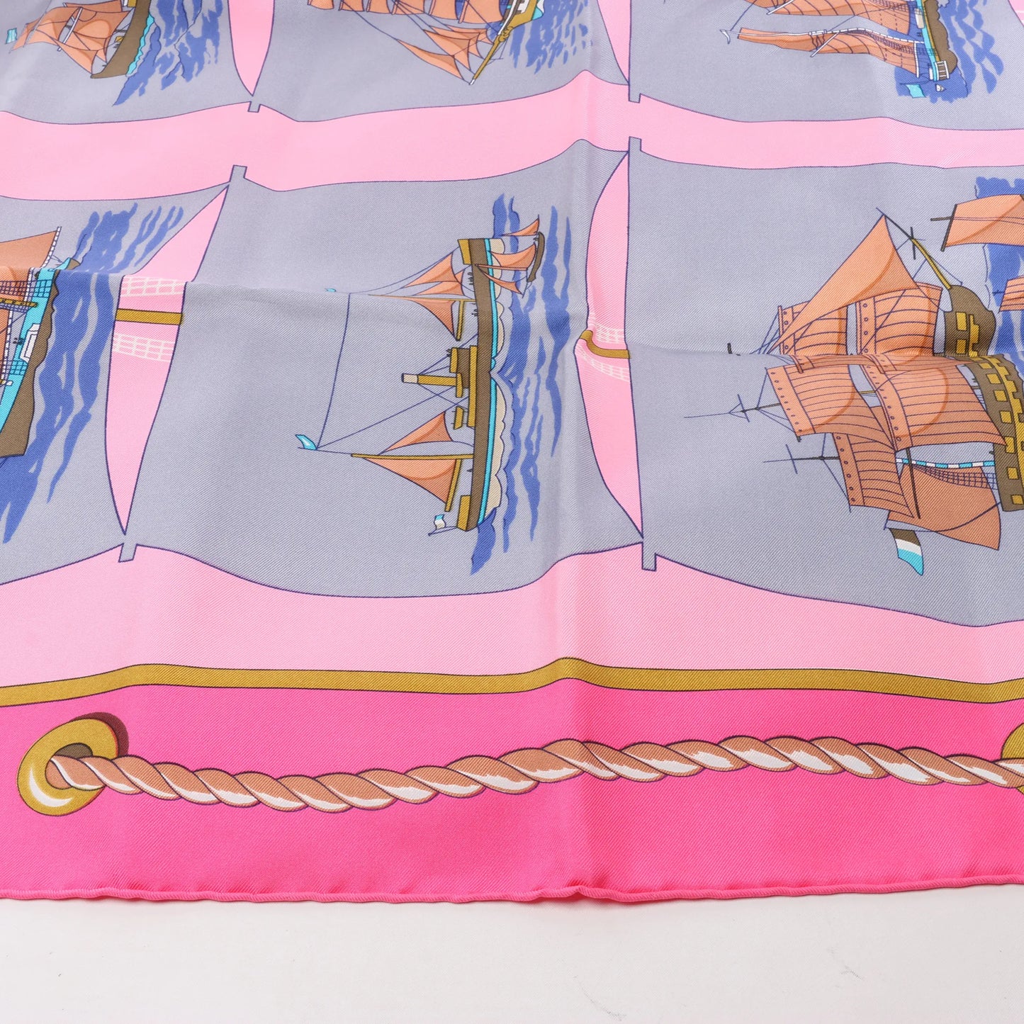 Hermès Carré 90 "GRAND LARGUE" Silk handkerchief in Pink