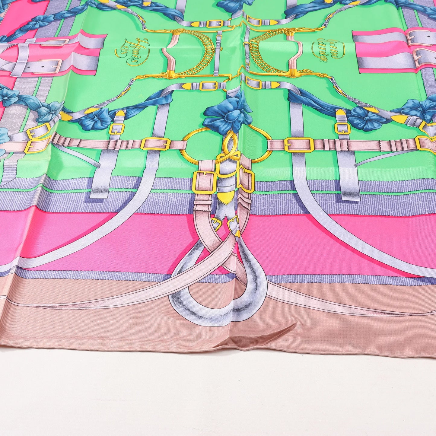 Hermès Carré 90 "GRAND MANEGE" Silk handkerchief in Pink x Green