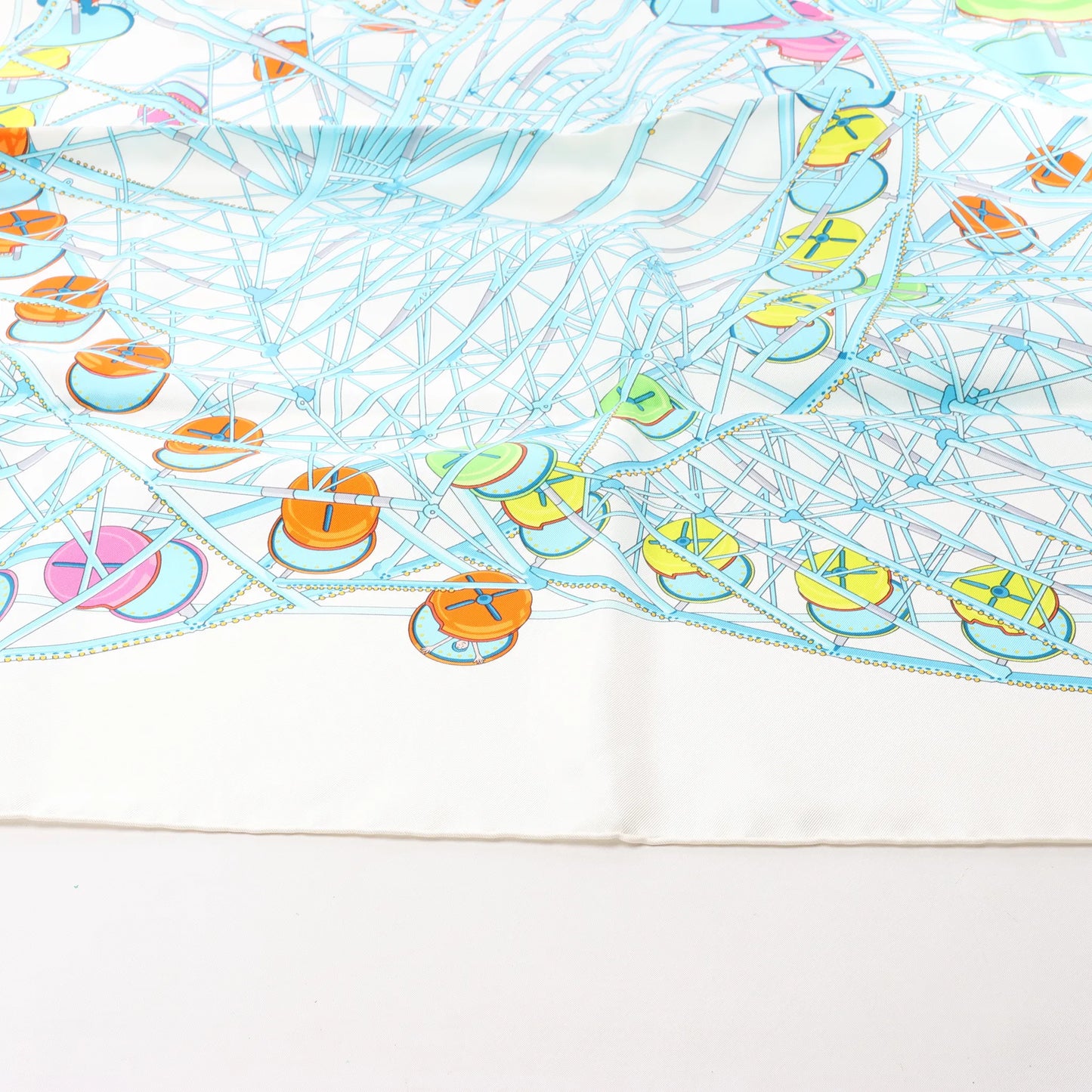 Hermès Carré 90 "GRANDE ROUE" Silk handkerchief in White x Blue