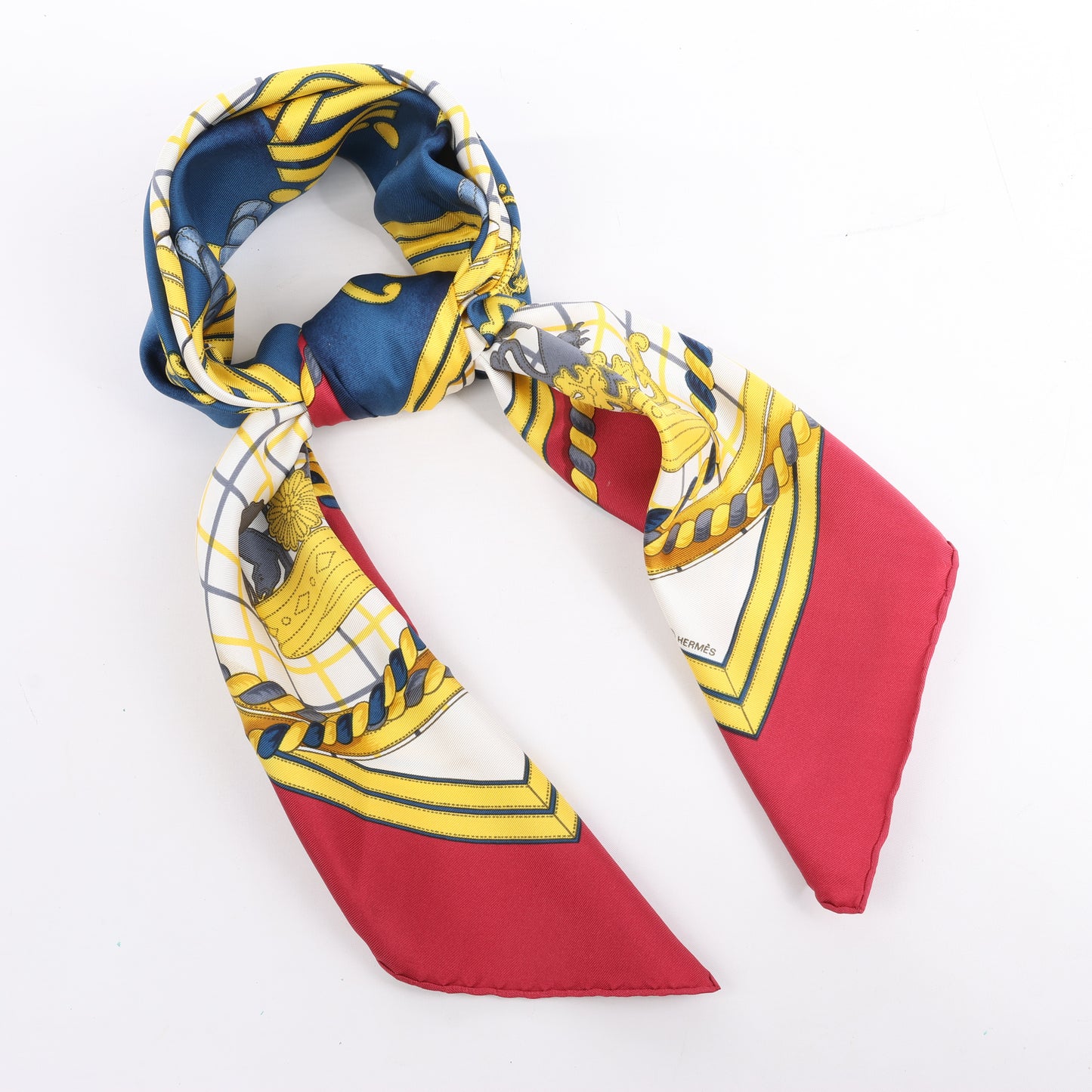 Hermès Carré 90 "GRANDE TENUE" Silk handkerchief in Burgundy