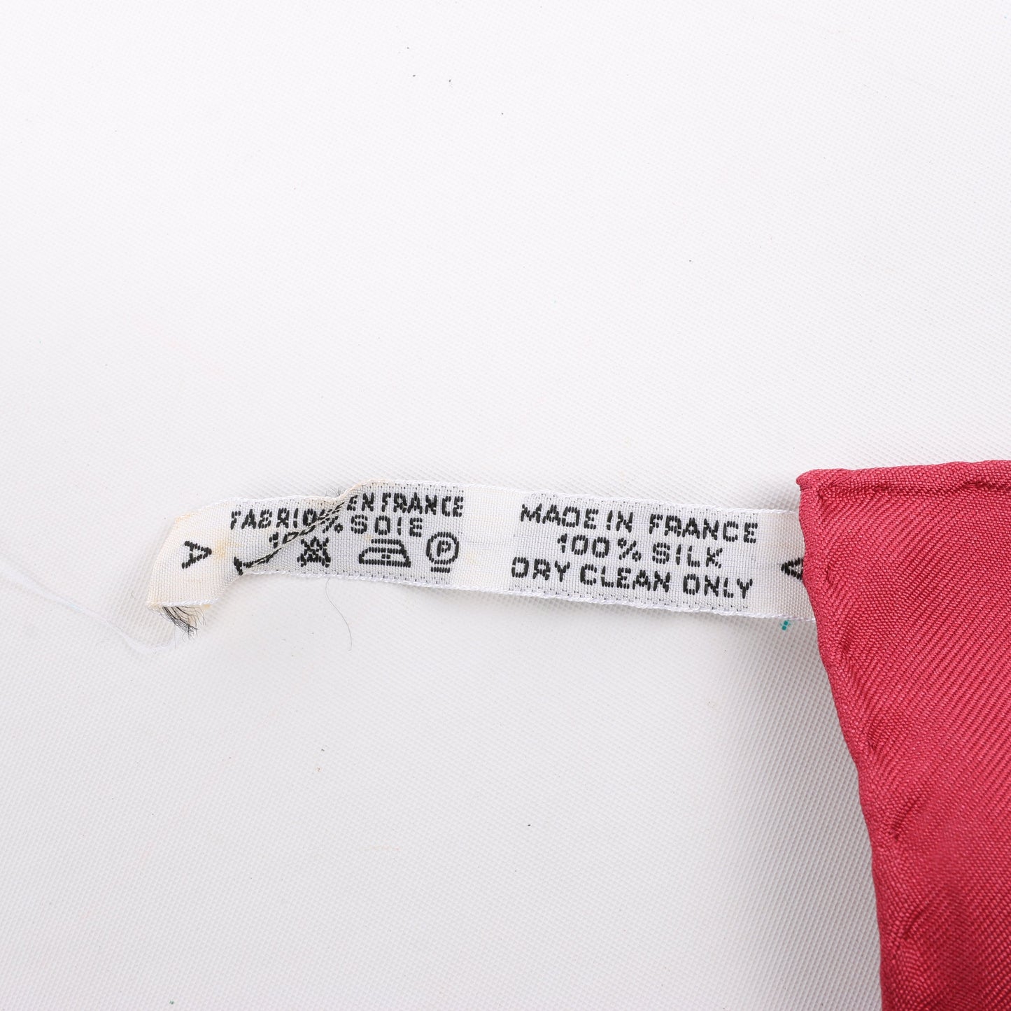 Hermès Carré 90 "GRANDE TENUE" Silk handkerchief in Burgundy