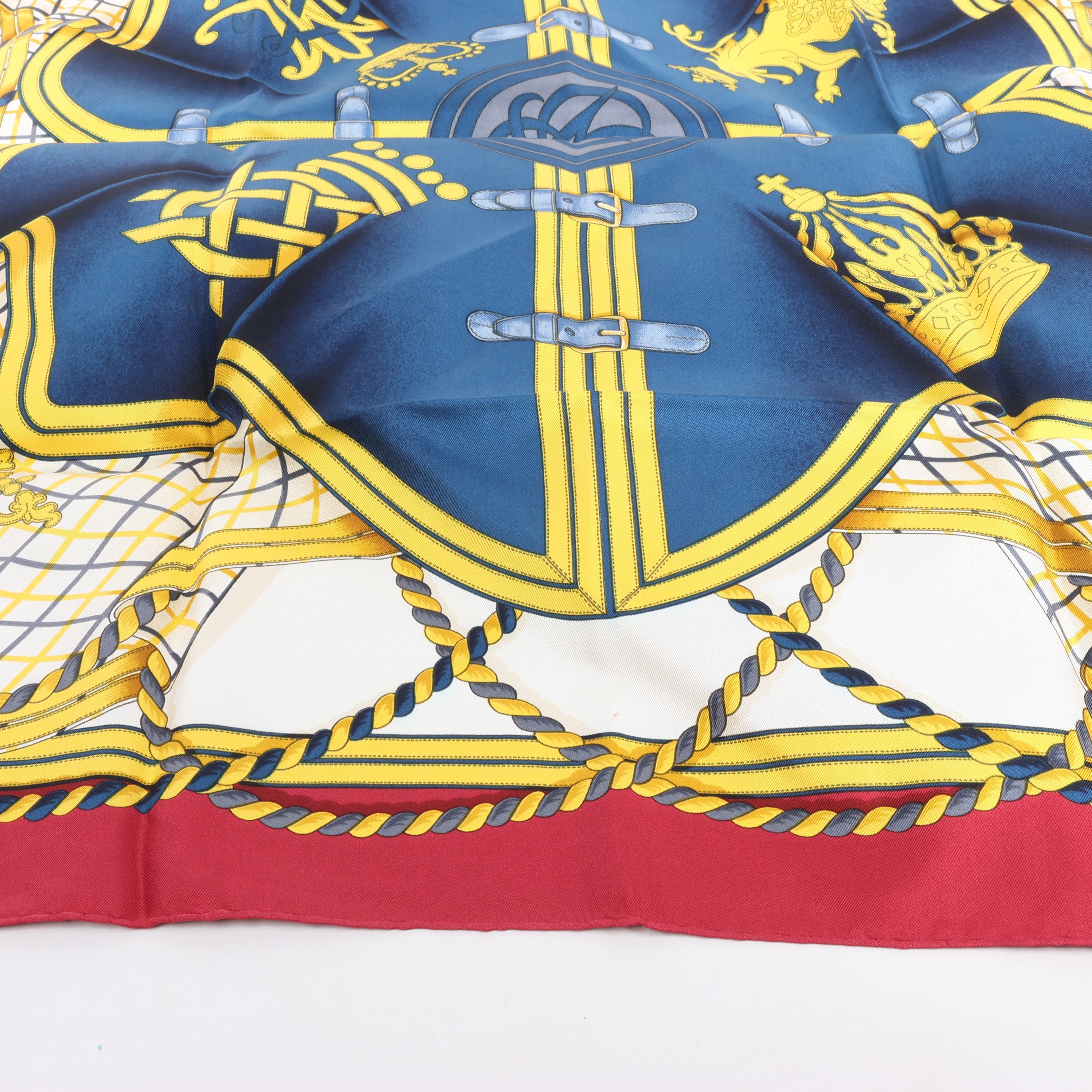 Hermès Carré 90 "GRANDE TENUE" Silk handkerchief in Burgundy