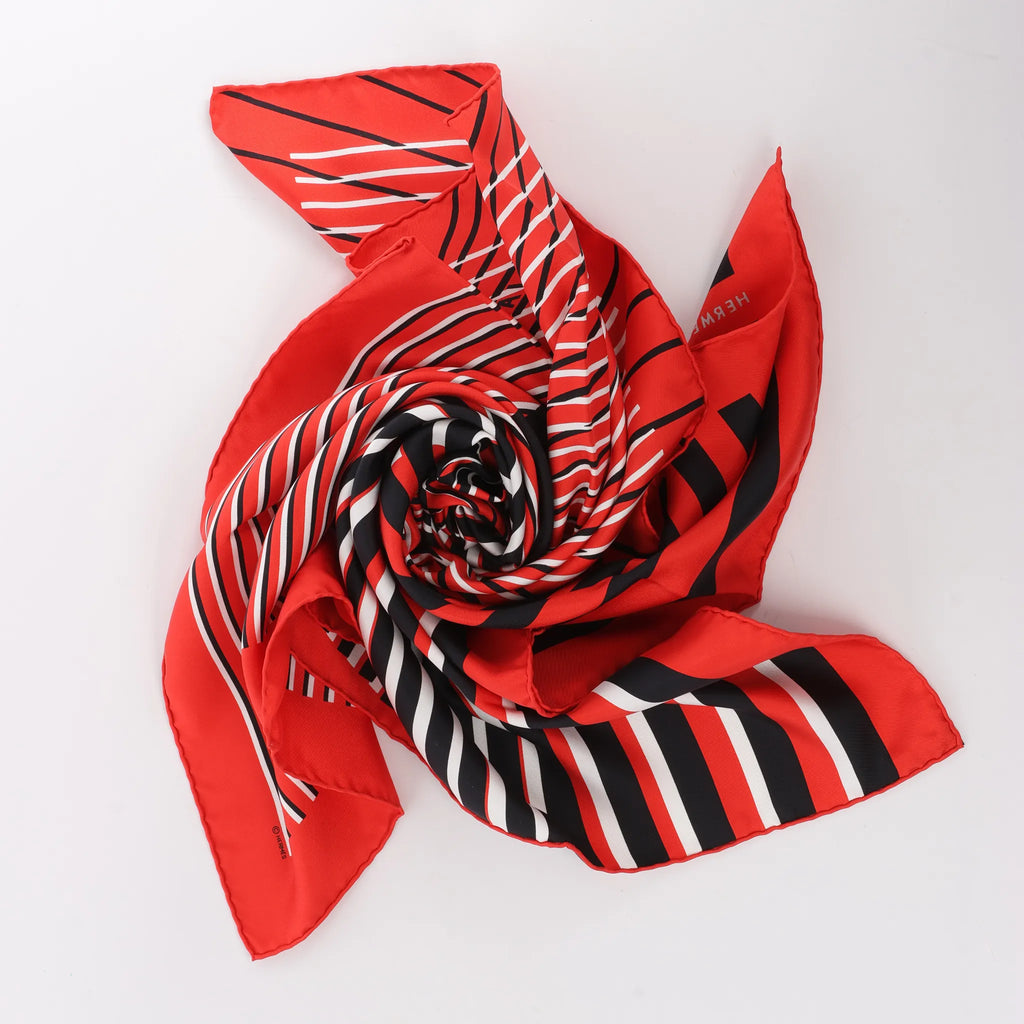 Hermès Carré 90 "H AU GALOP" Silk handkerchief in Red x Black