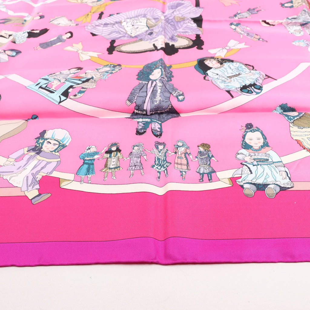Hermès Carré 90 "HELLO DOLLY" Silk handkerchief in Pink