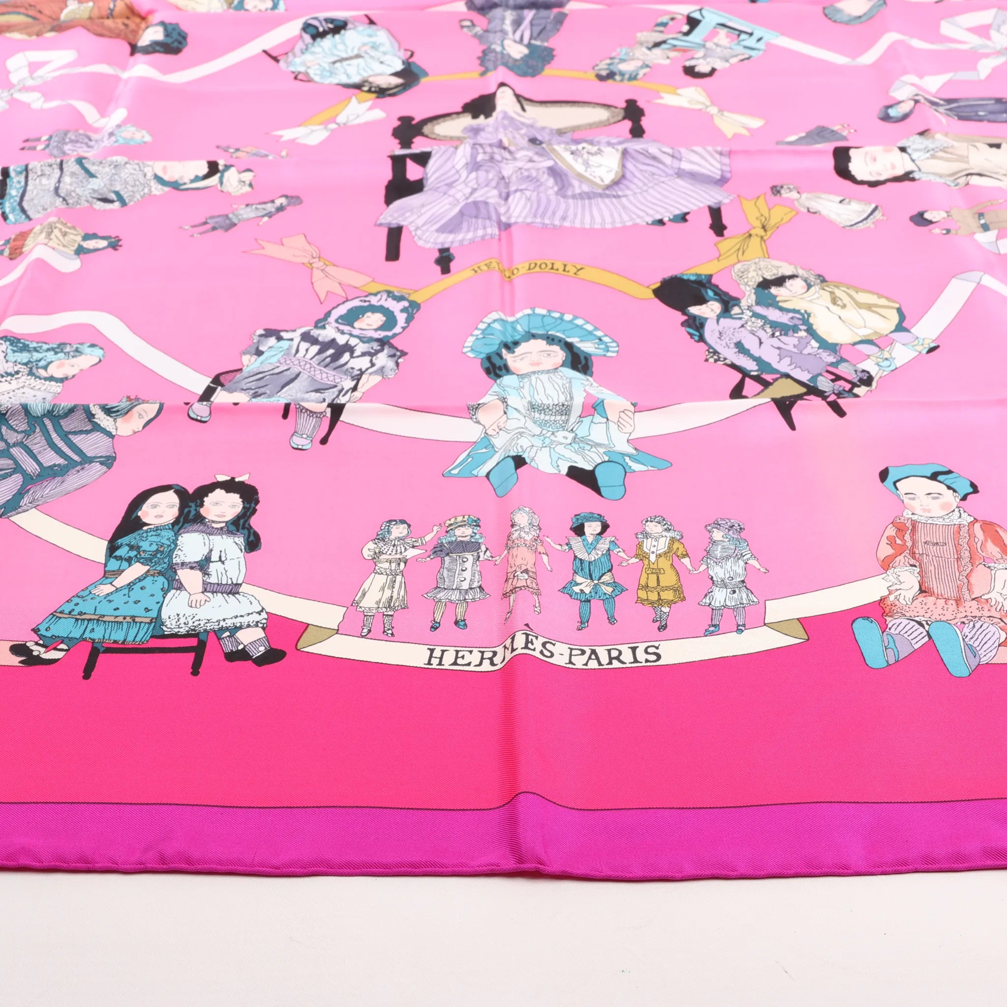 Hermès Carré 90 "HELLO DOLLY" Silk handkerchief in Pink