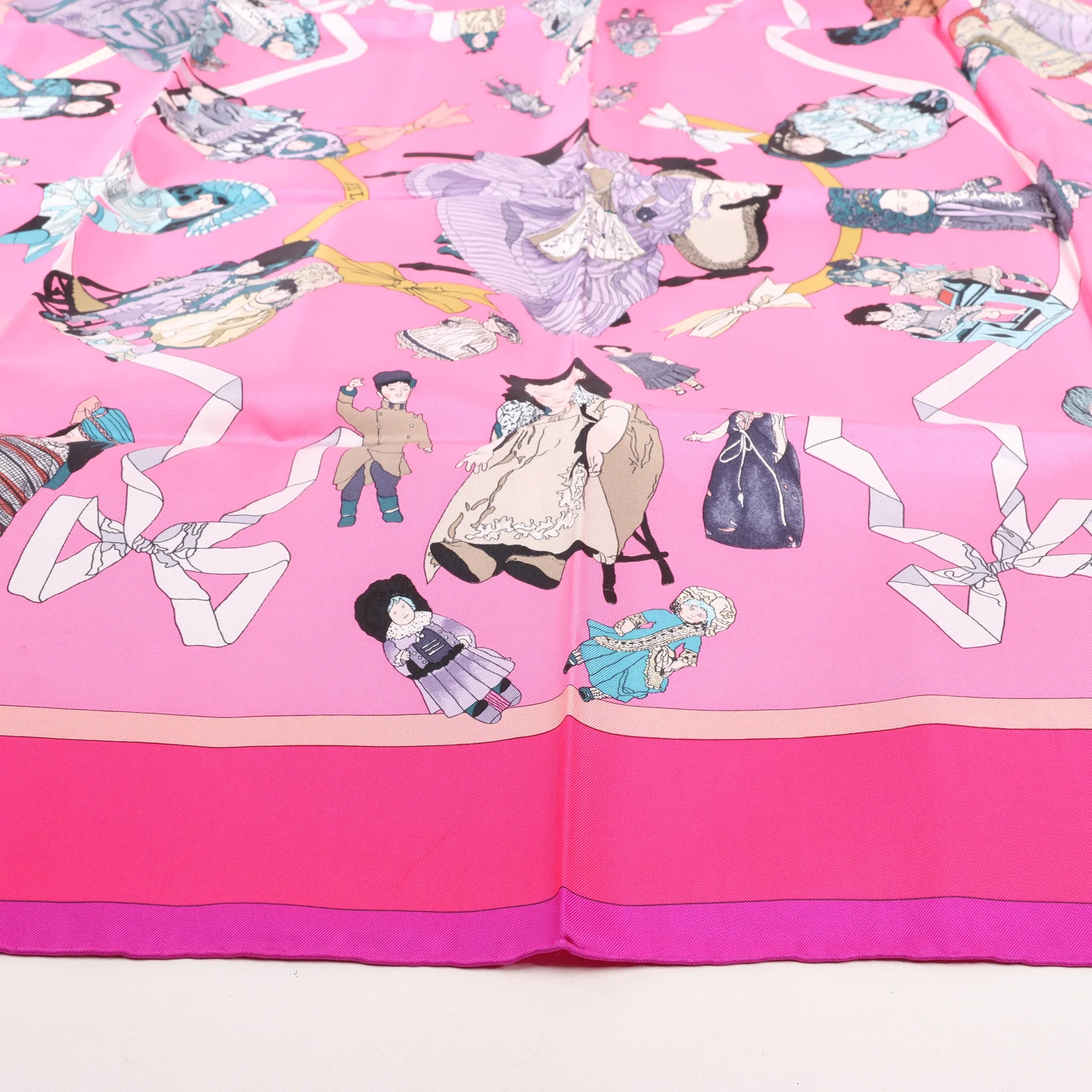 Hermès Carré 90 "HELLO DOLLY" Silk handkerchief in Pink