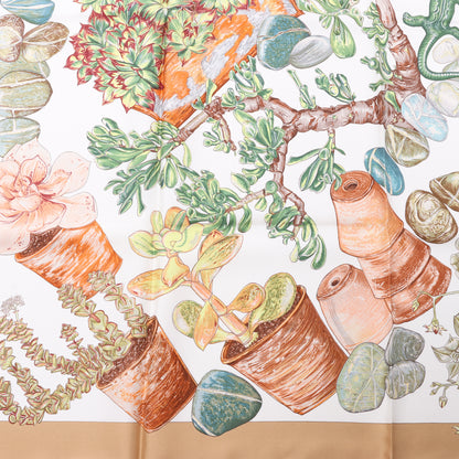 Carré Hermès Carré 90 « JARDIN SECRET » 100 % soie beige
