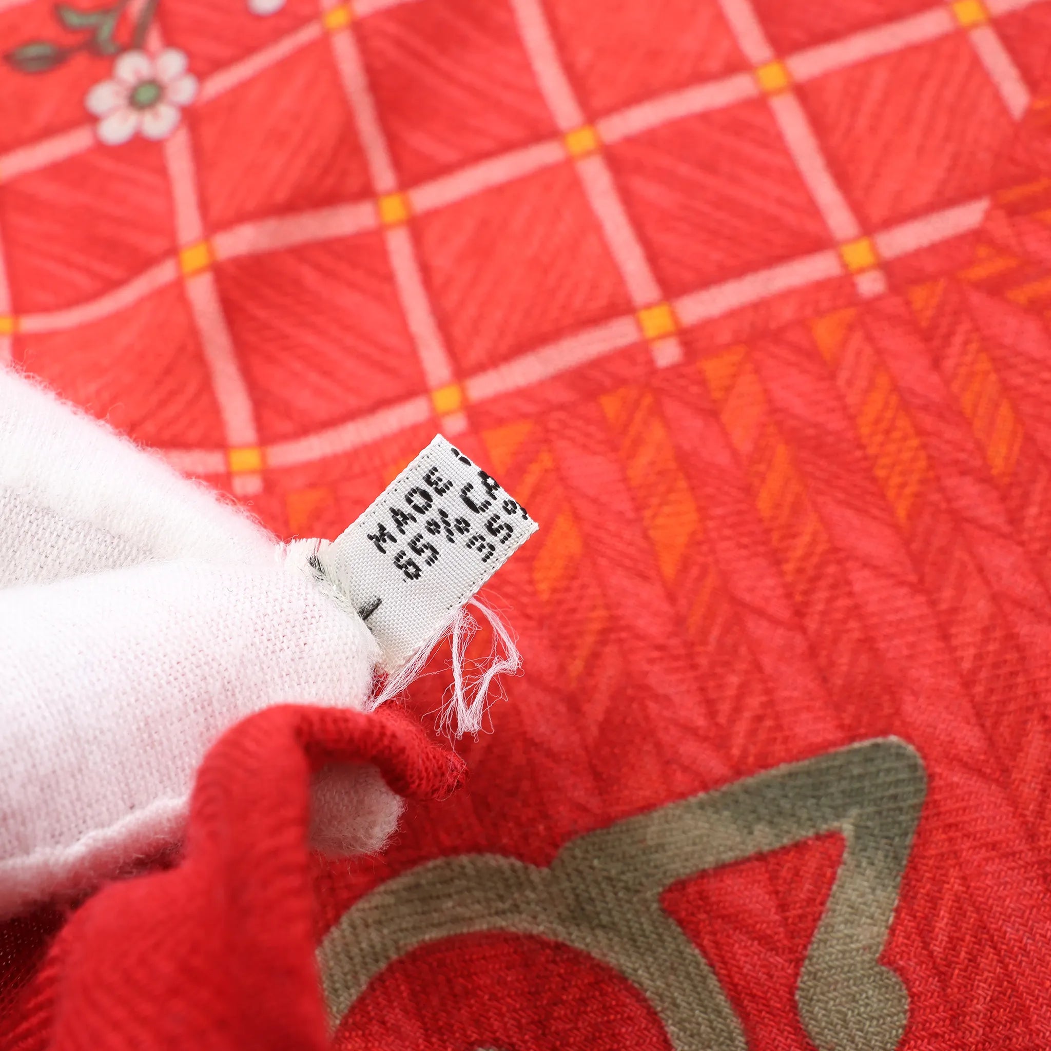 Hermès Carré 90 "JEUX DE PAILLE" Cashmere x Silk handkerchief in Red