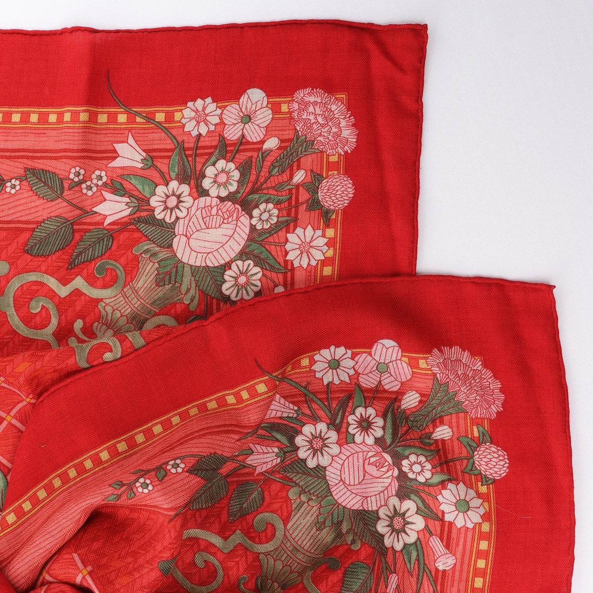 Hermès Carré 90 "JEUX DE PAILLE" Cashmere x Silk handkerchief in Red