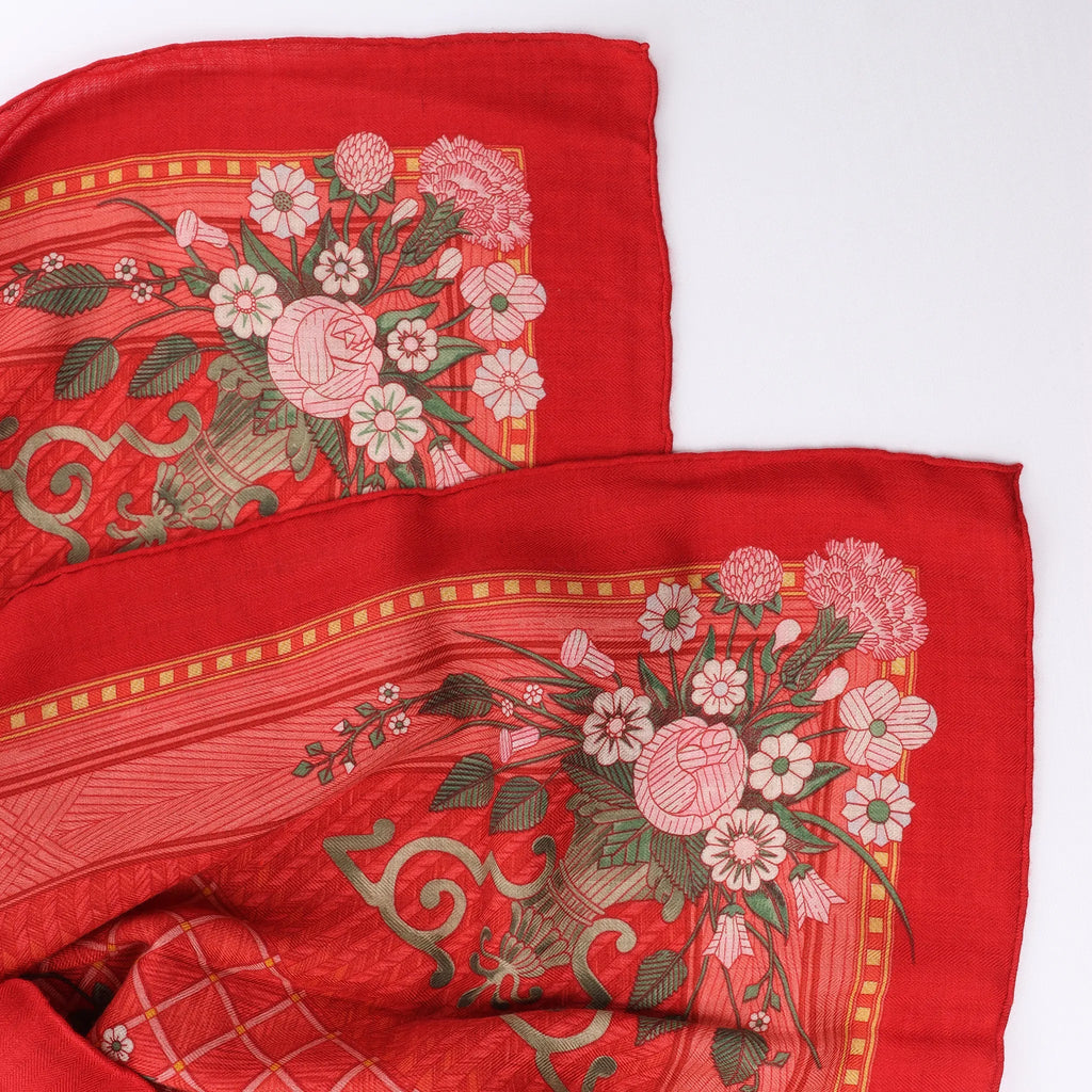 Hermès Carré 90 "JEUX DE PAILLE" Cashmere x Silk handkerchief in Red