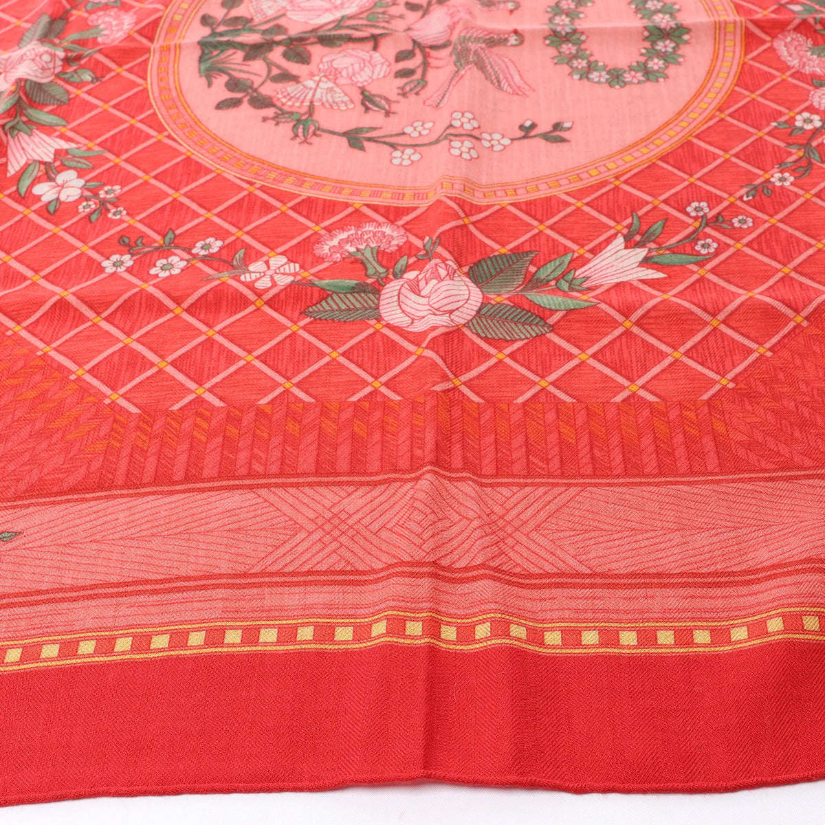Hermès Carré 90 "JEUX DE PAILLE" Cashmere x Silk handkerchief in Red