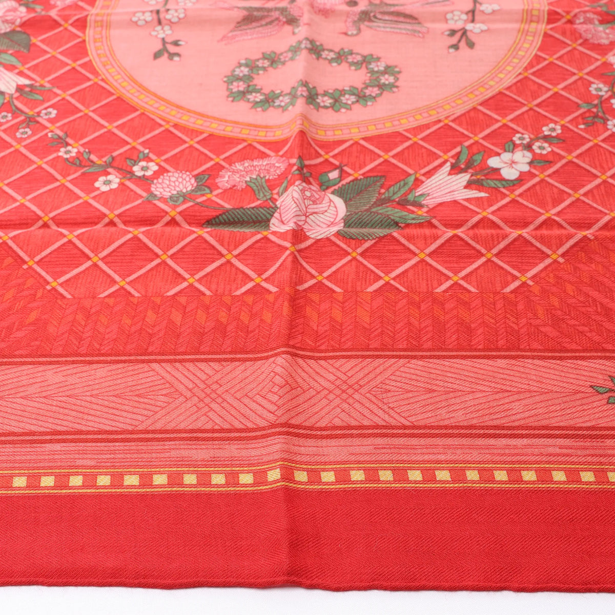 Hermès Carré 90 "JEUX DE PAILLE" Cashmere x Silk handkerchief in Red