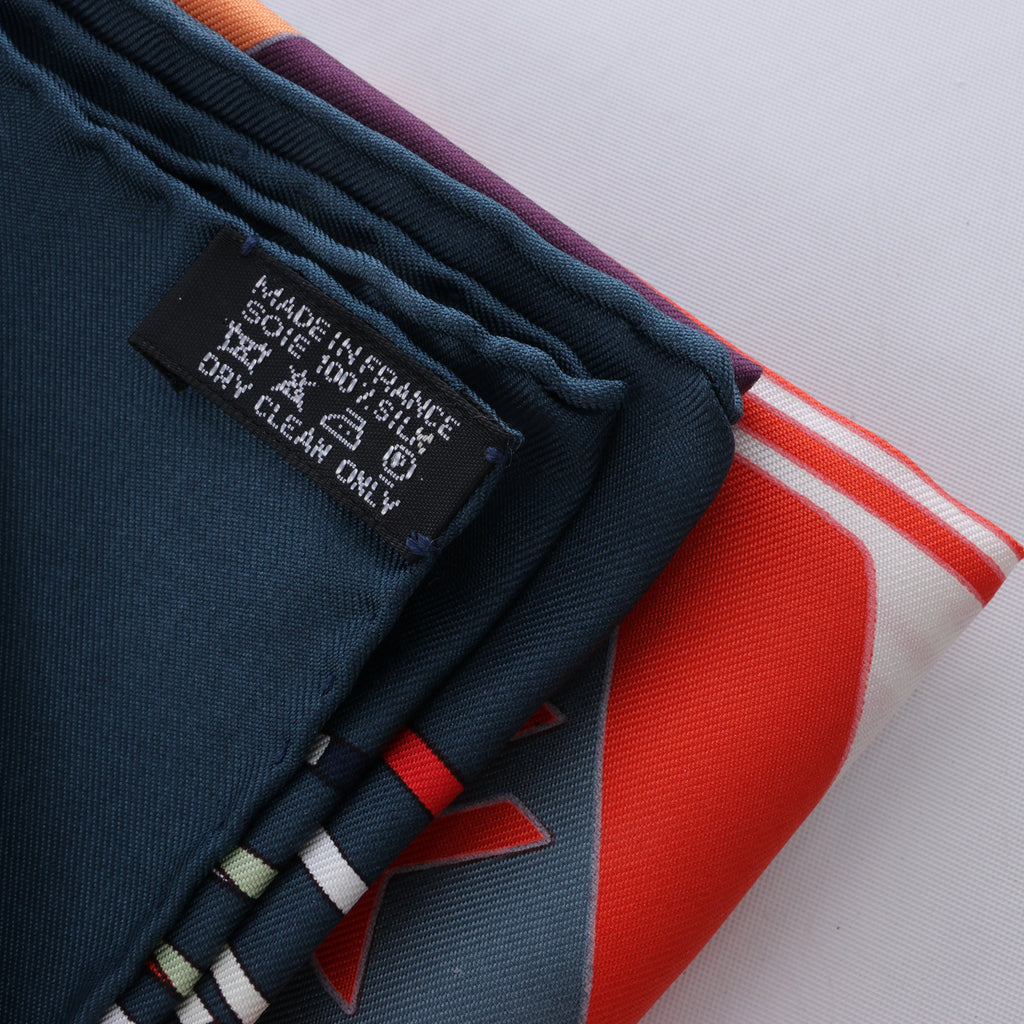 Hermès Carré 90 "KILIM" Silk handkerchief in Gray x Red