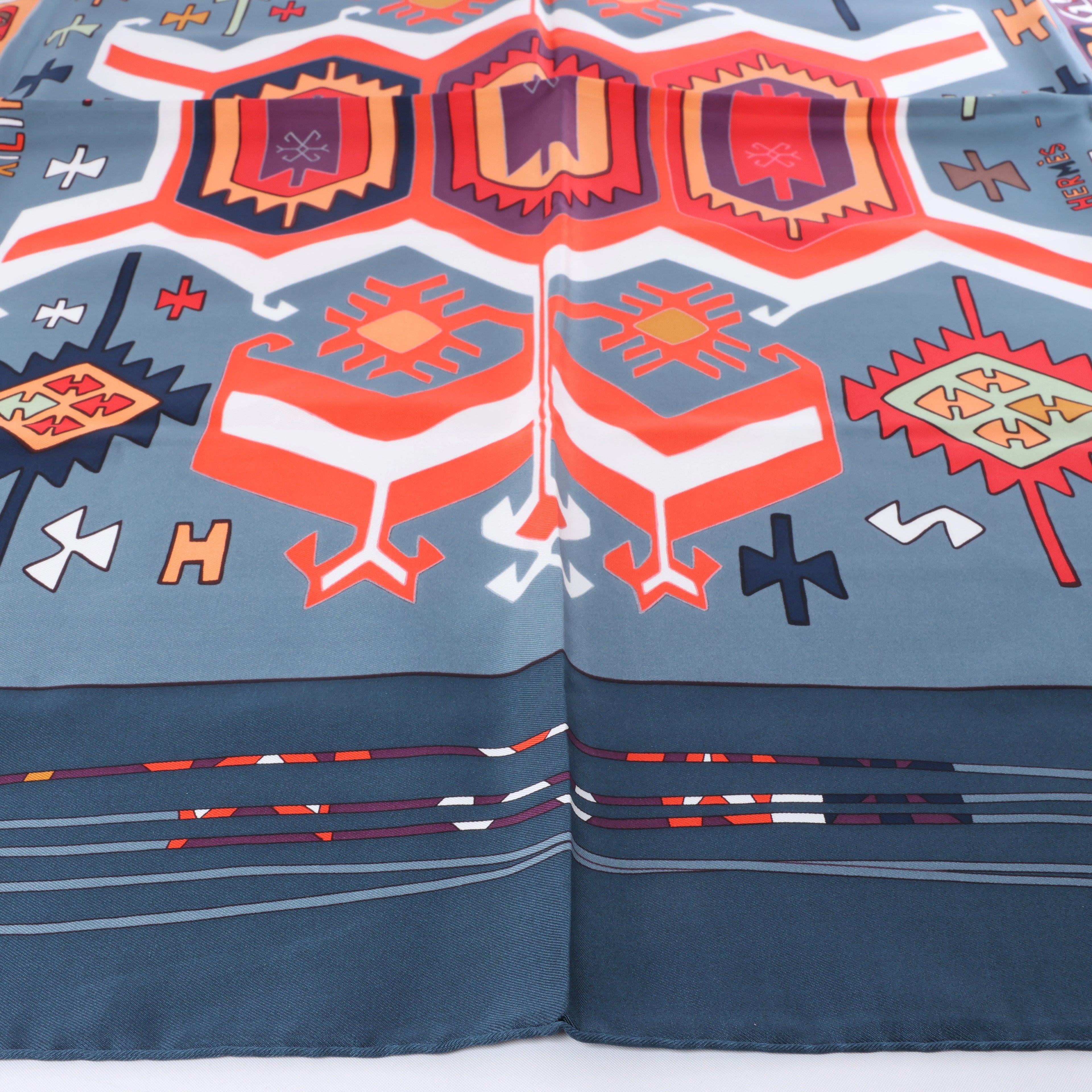 Hermès Carré 90 "KILIM" Silk handkerchief in Gray x Red